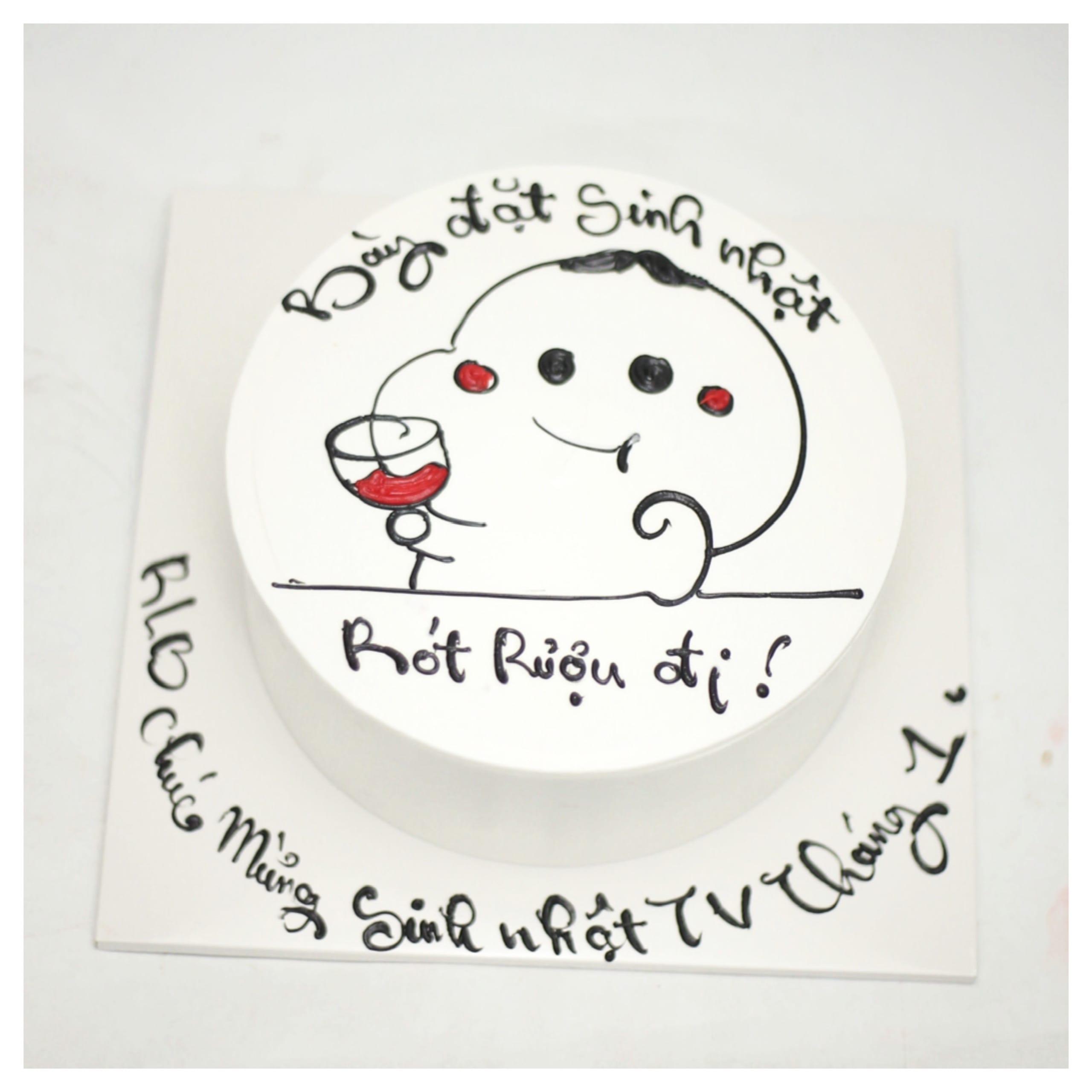 Bánh vẽ họa tiết hài hước uống rượu