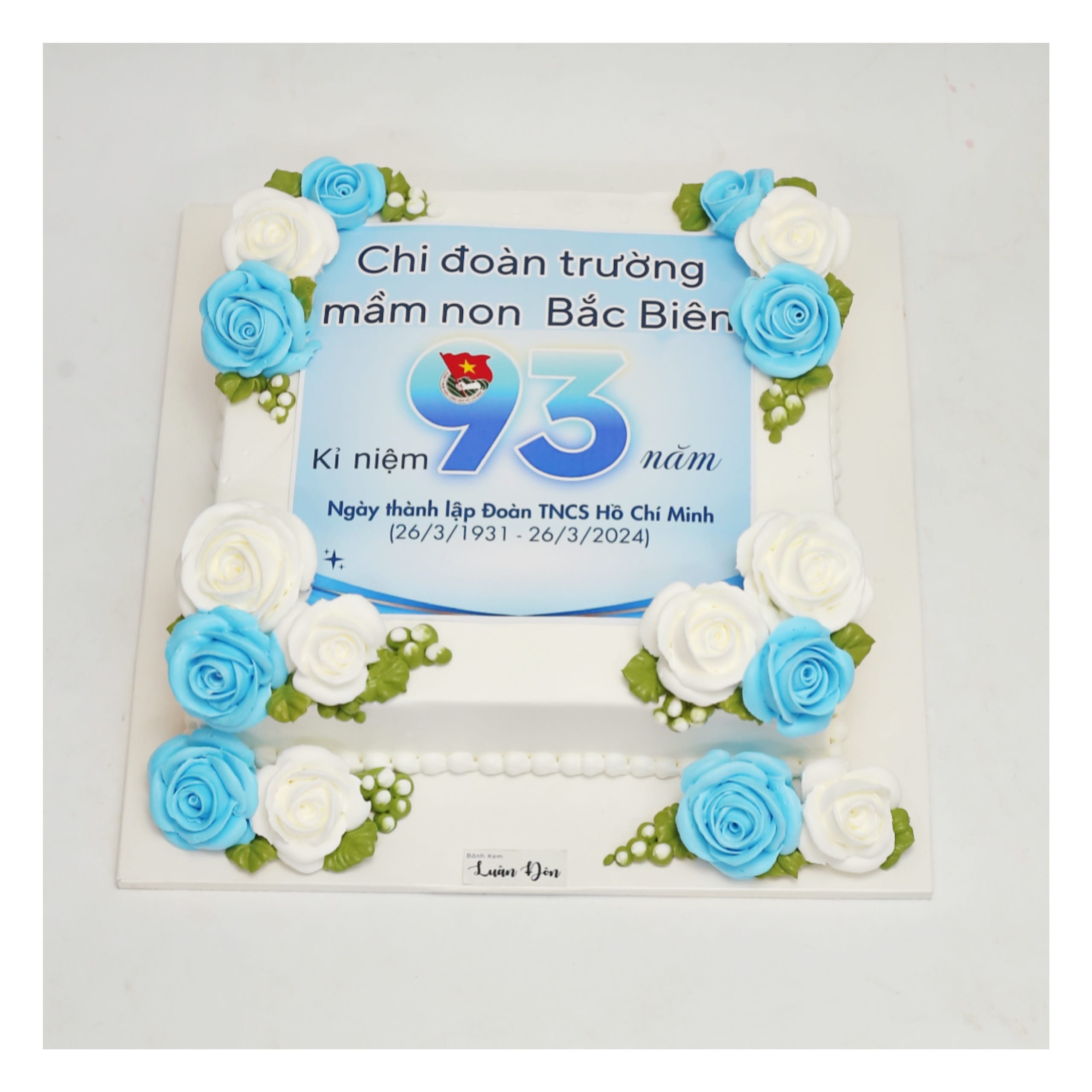 Bánh kem vuông kỉ niệm 93 năm thành lập Đoàn