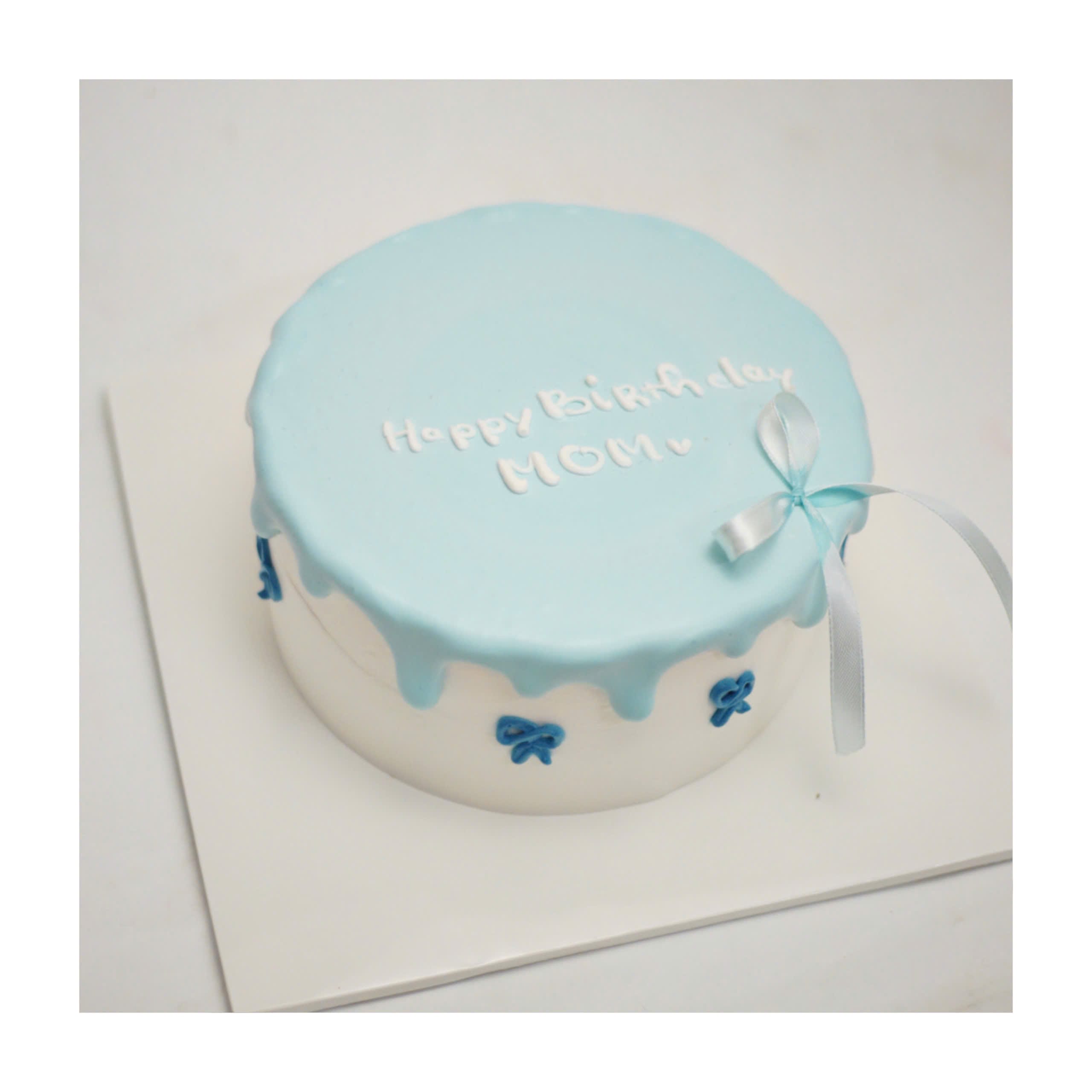 Bánh kem tối giản Happy Birthday Mom
