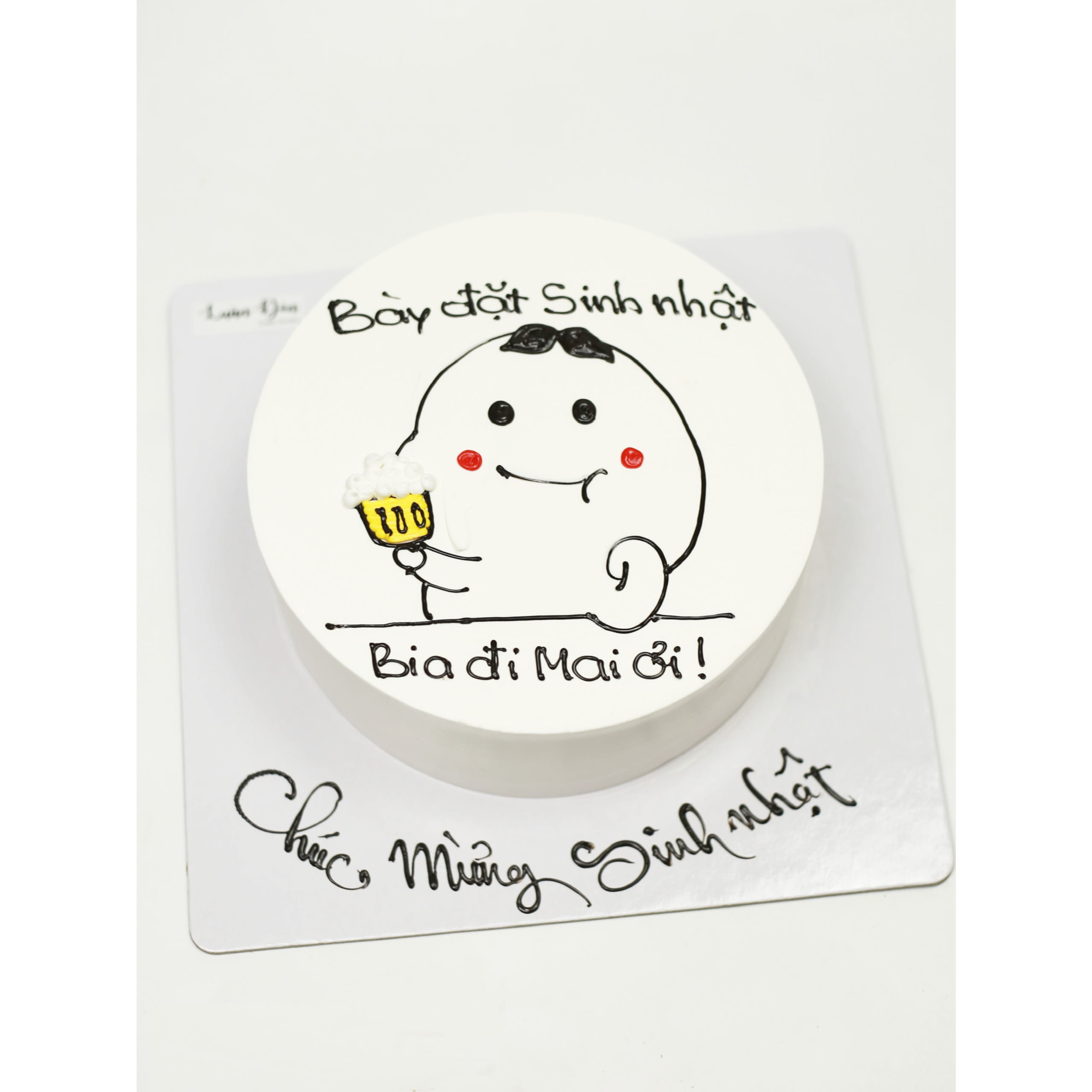 Bánh kem vẽ hình chibi vui nhộn bia