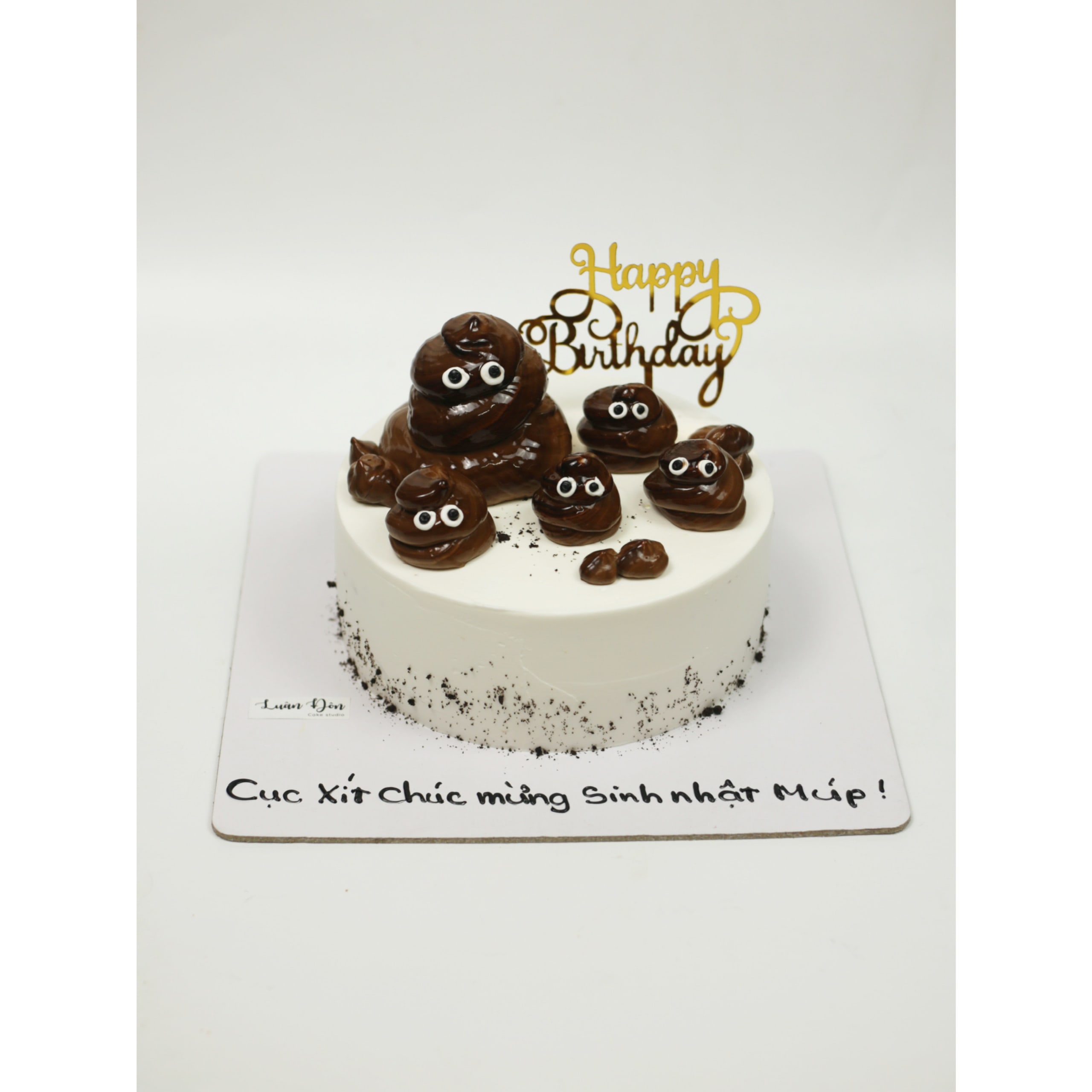 Bánh kem hài hước hình emoji độc đáo