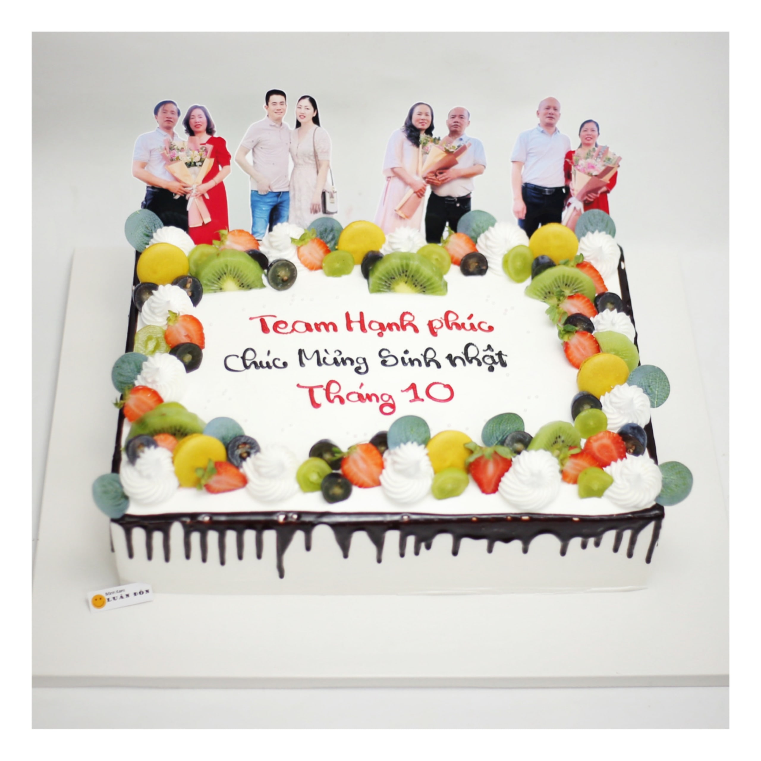 Bánh kem chữ nhật Team Hạnh phúc tháng 10