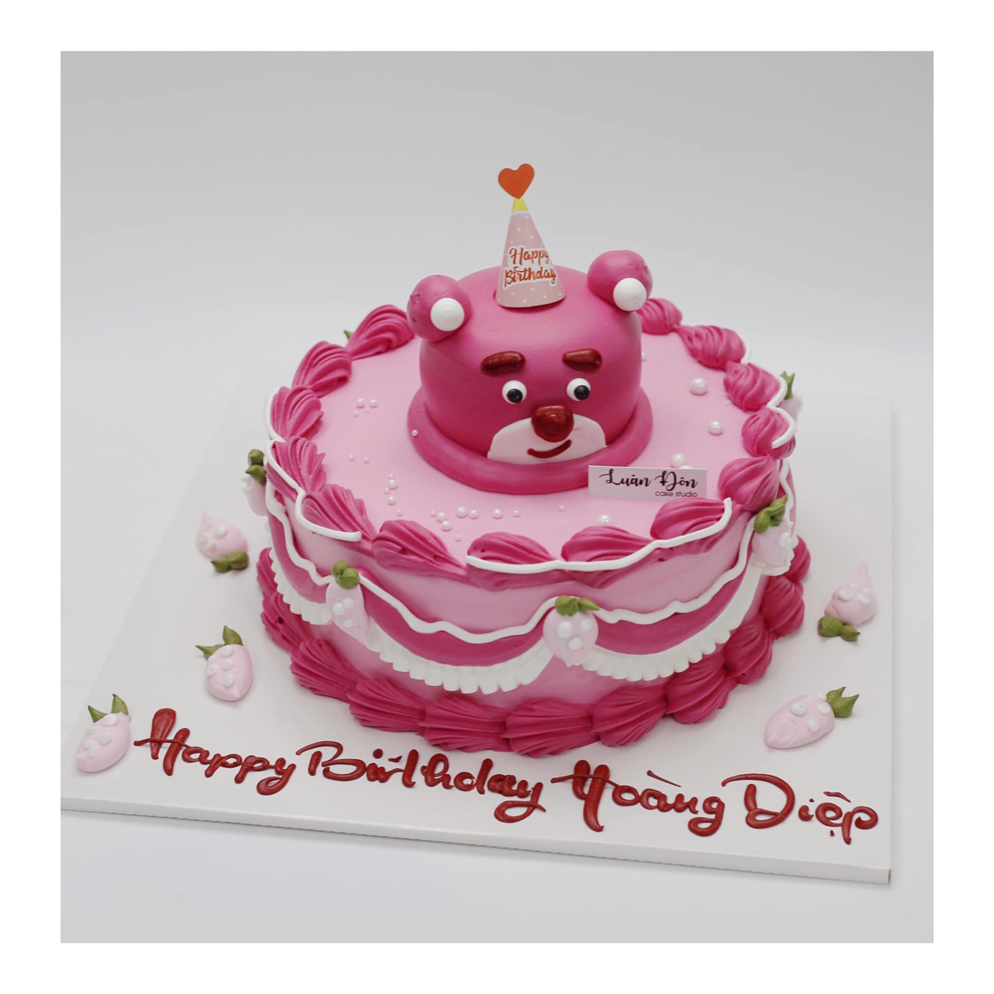 Bánh kem Gấu Dâu Lotso hồng đậm đà