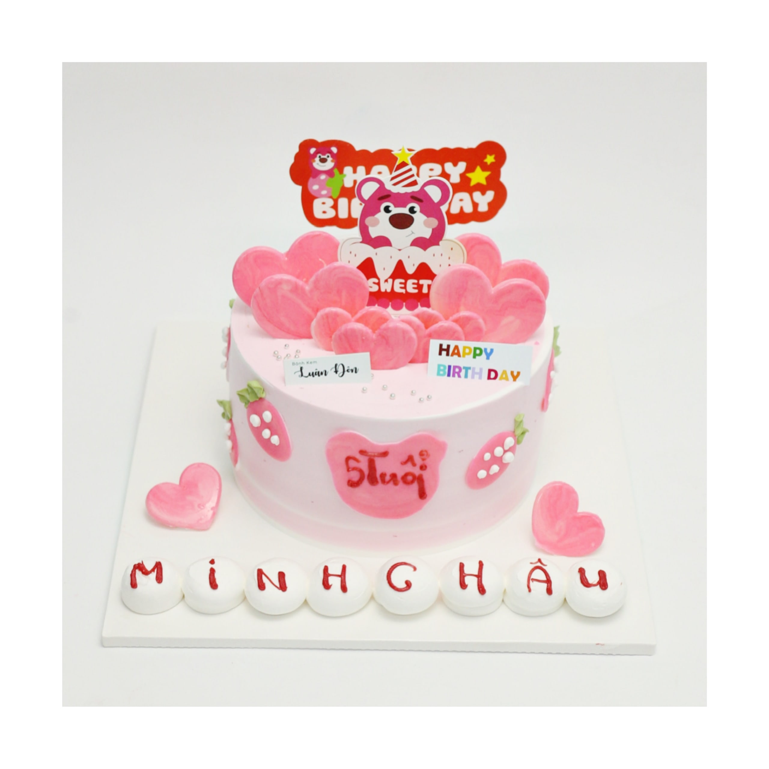 Bánh kem gấu dâu Lotso trái tim màu hồng