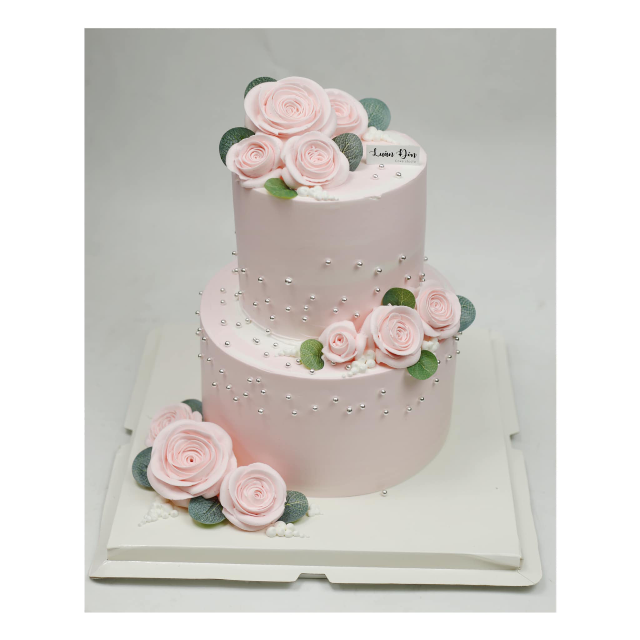 Bánh kem hai tầng hoa hồng pastel
