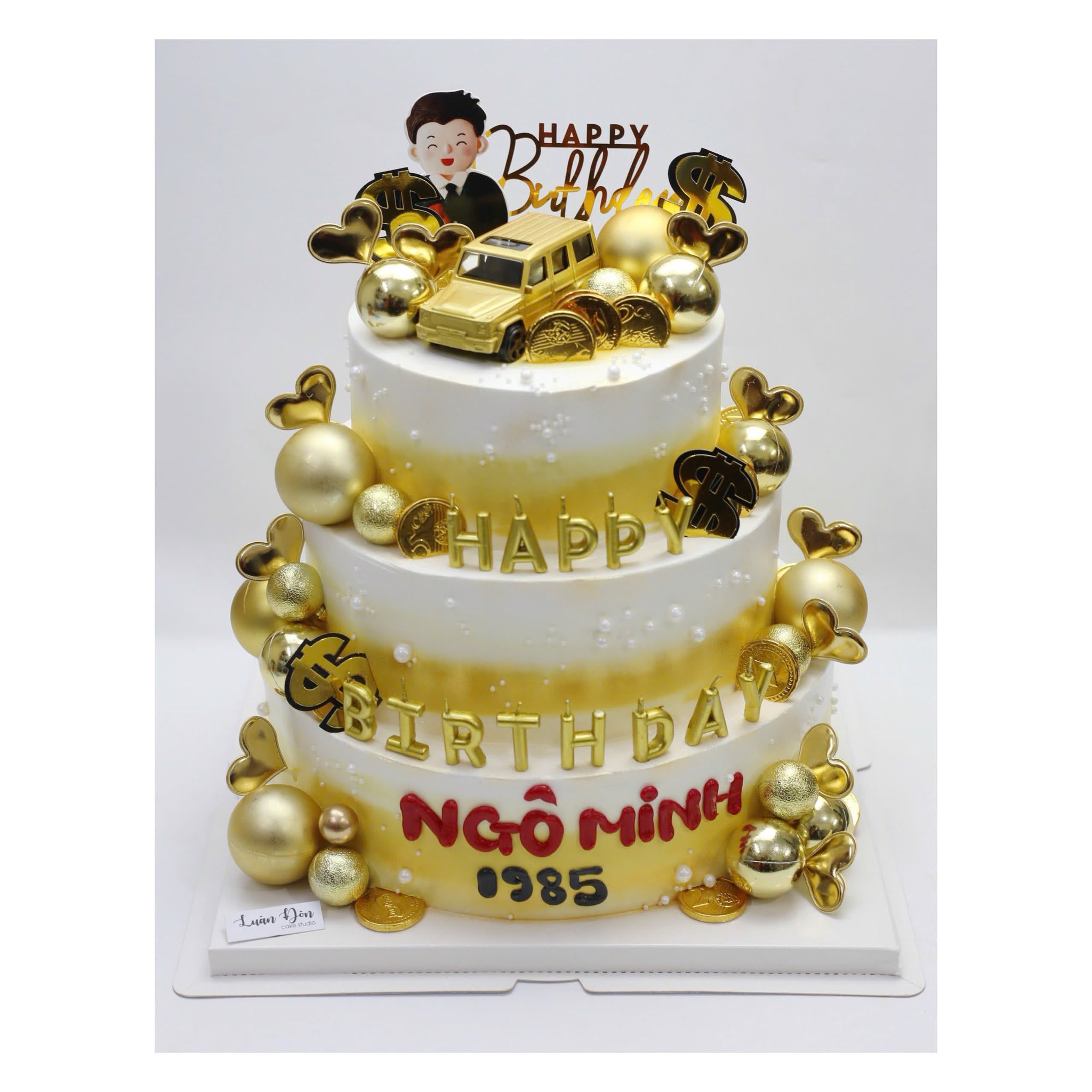Bánh ba tầng vàng gold sang trọng Ngô Minh