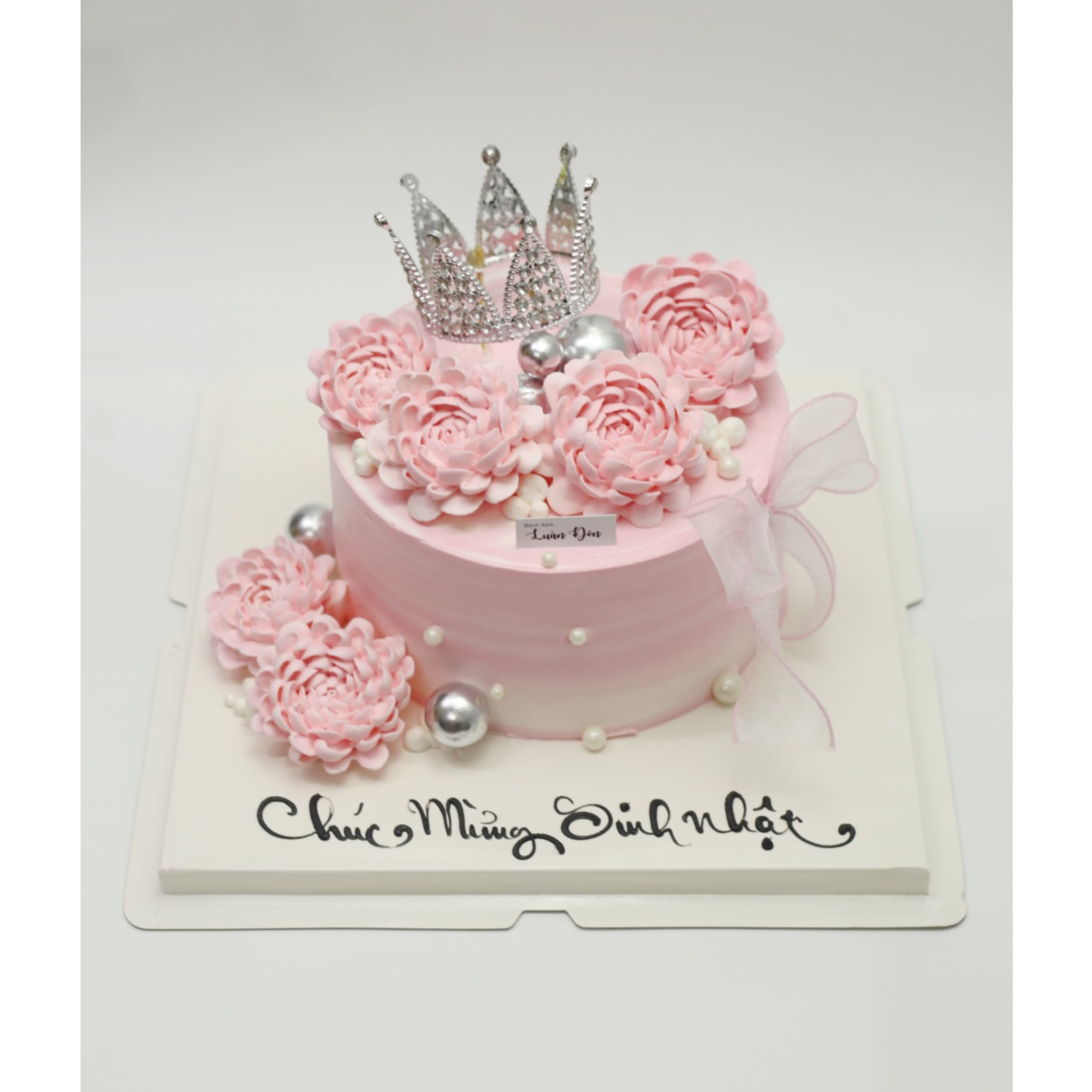 Bánh kem hồng pastel vương miện công chúa