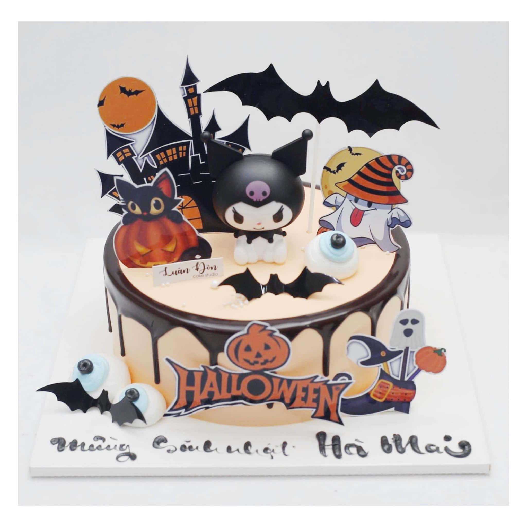 Bánh sinh nhật Kuromi chủ đề Halloween ma mị