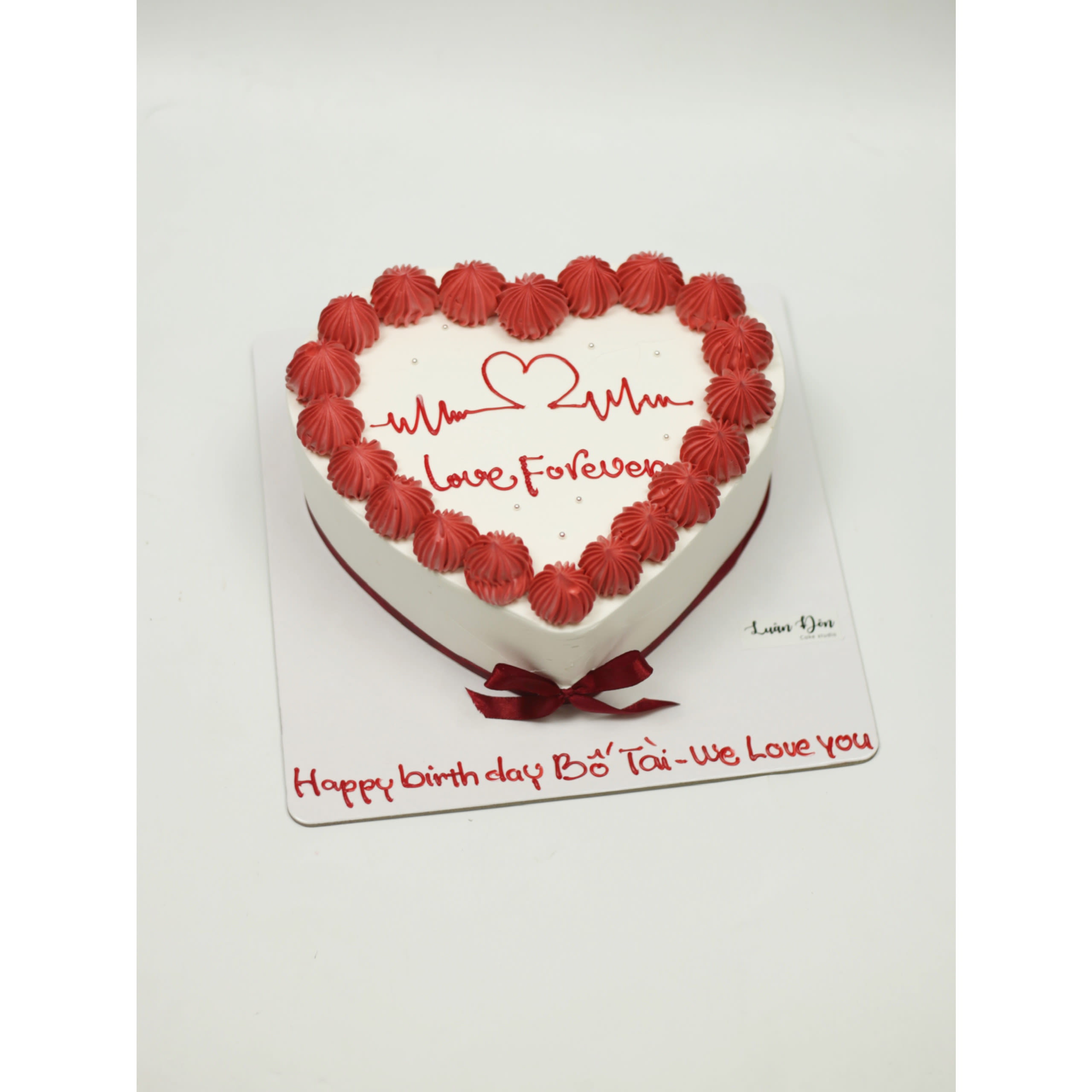 Bánh kem trái tim đỏ lãng mạn Love Forever