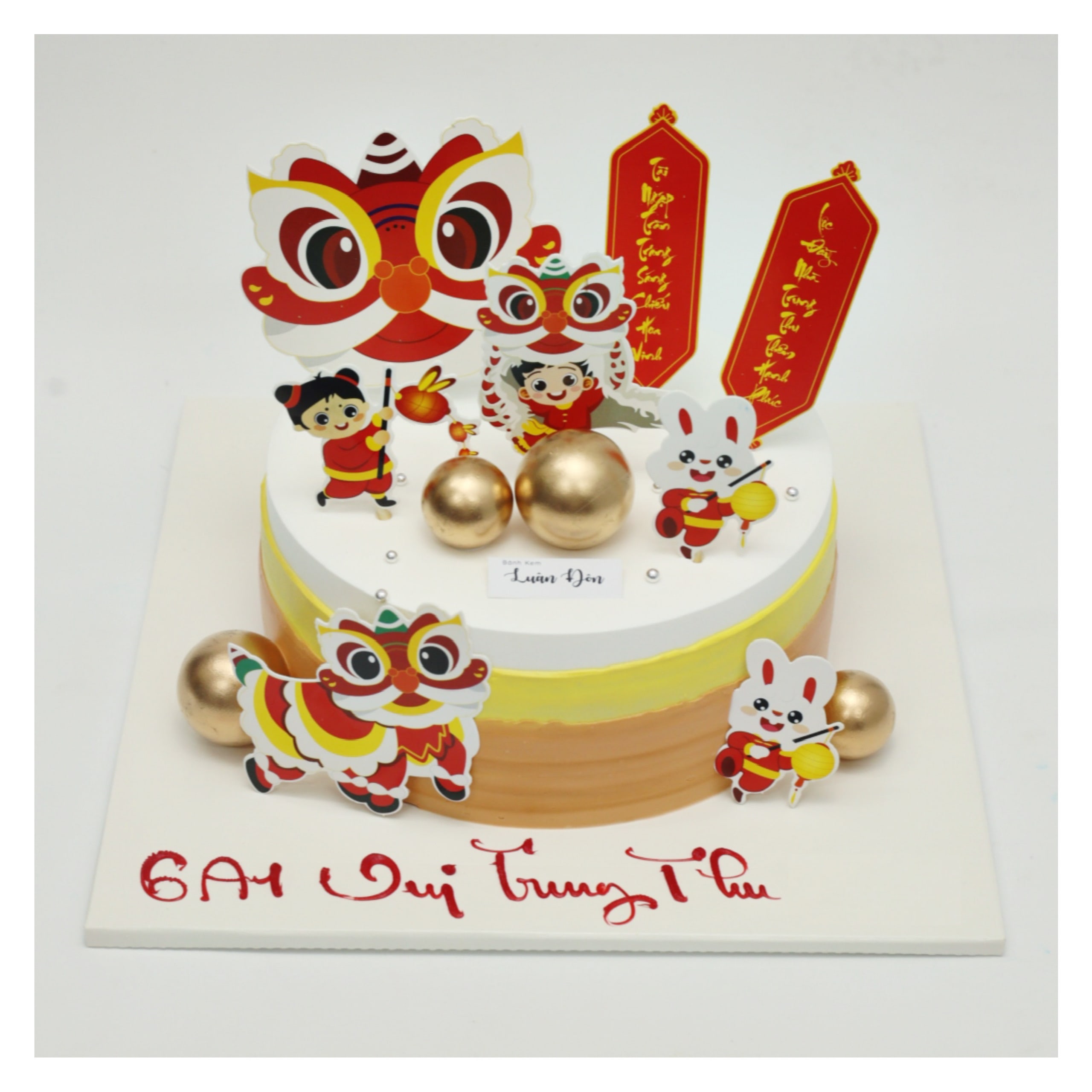 Bánh kem Trung thu lân sư tử vàng