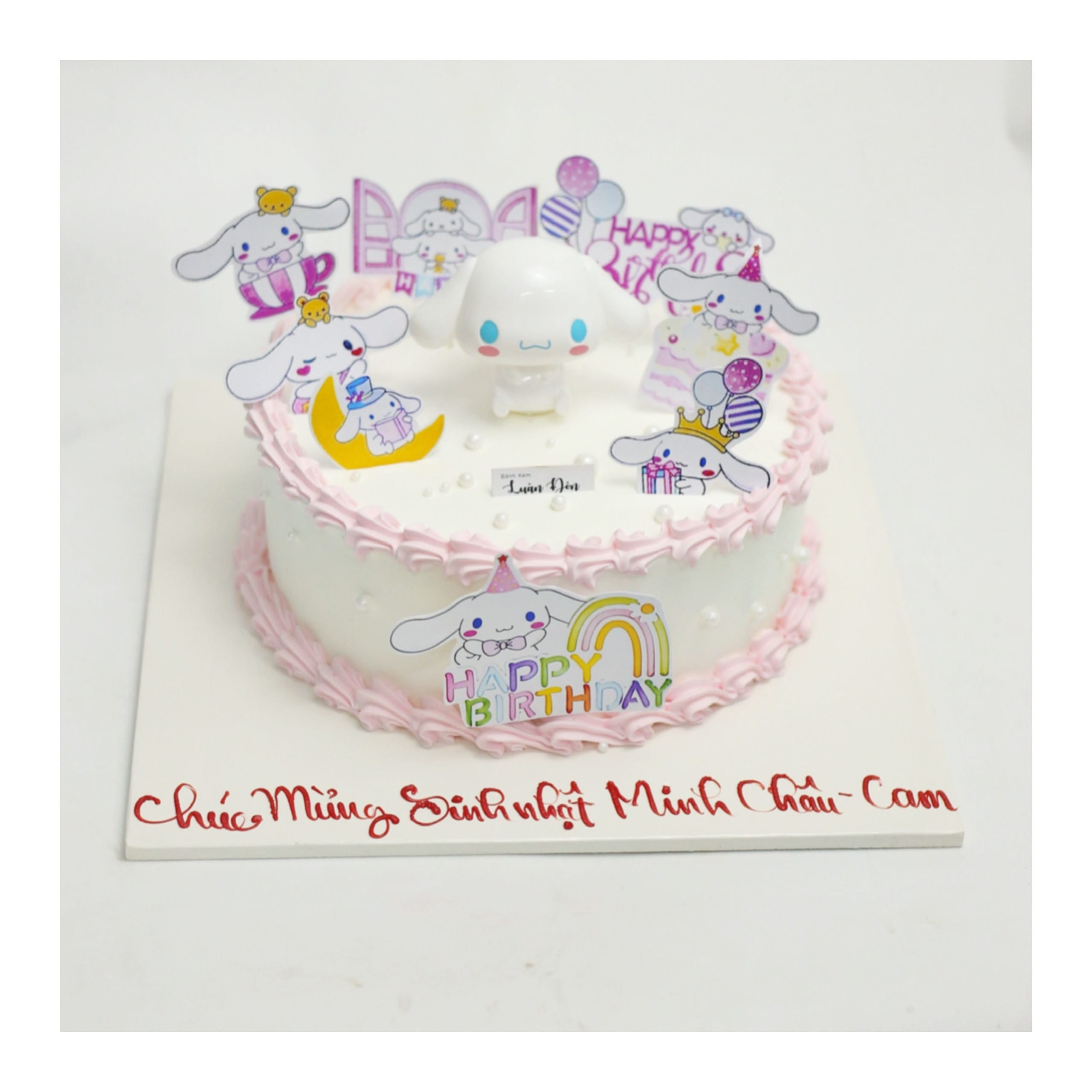 Bánh kem Cinnamoroll trắng hồng nhẹ nhàng