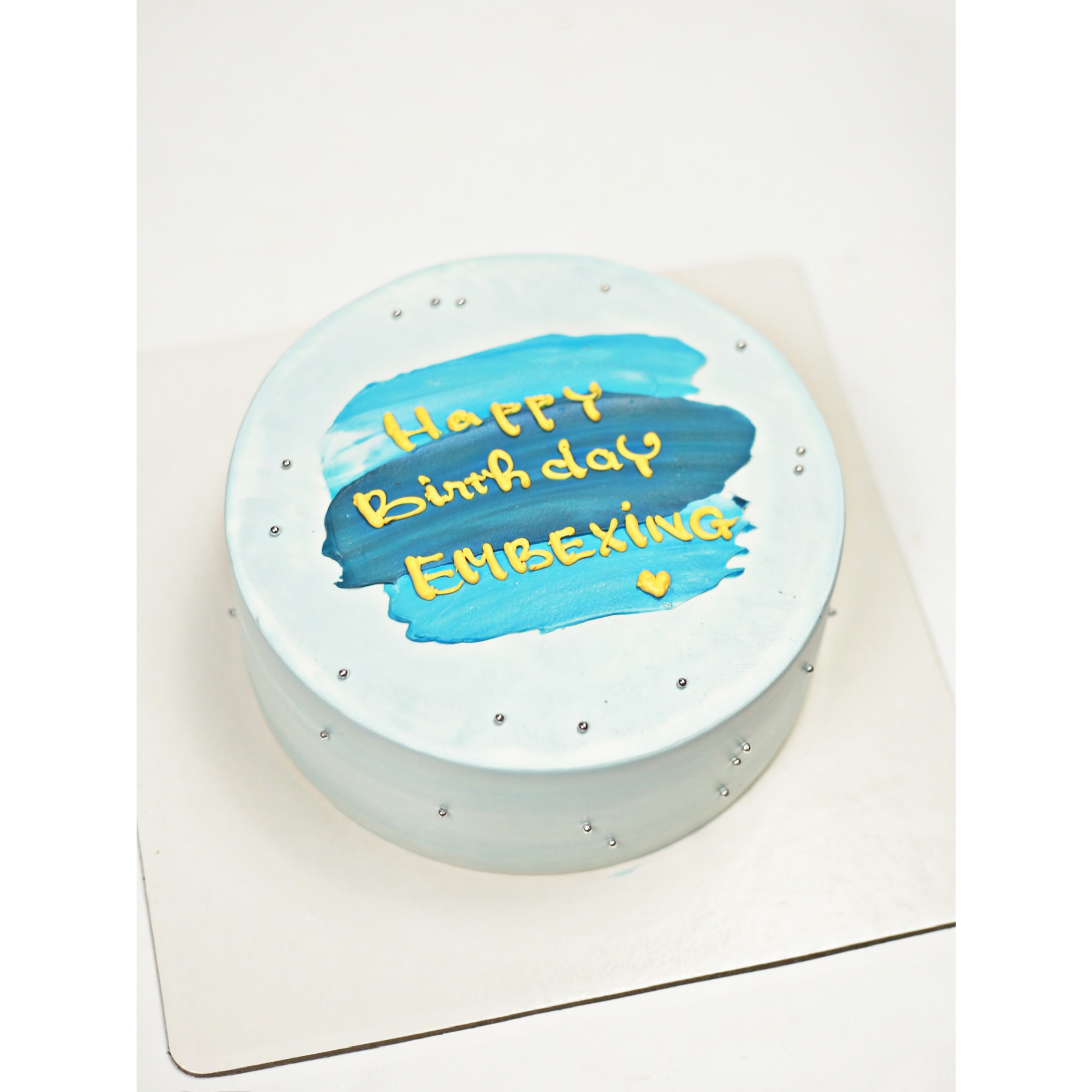 Bánh kem xanh dương Happy Birthday hiện đại