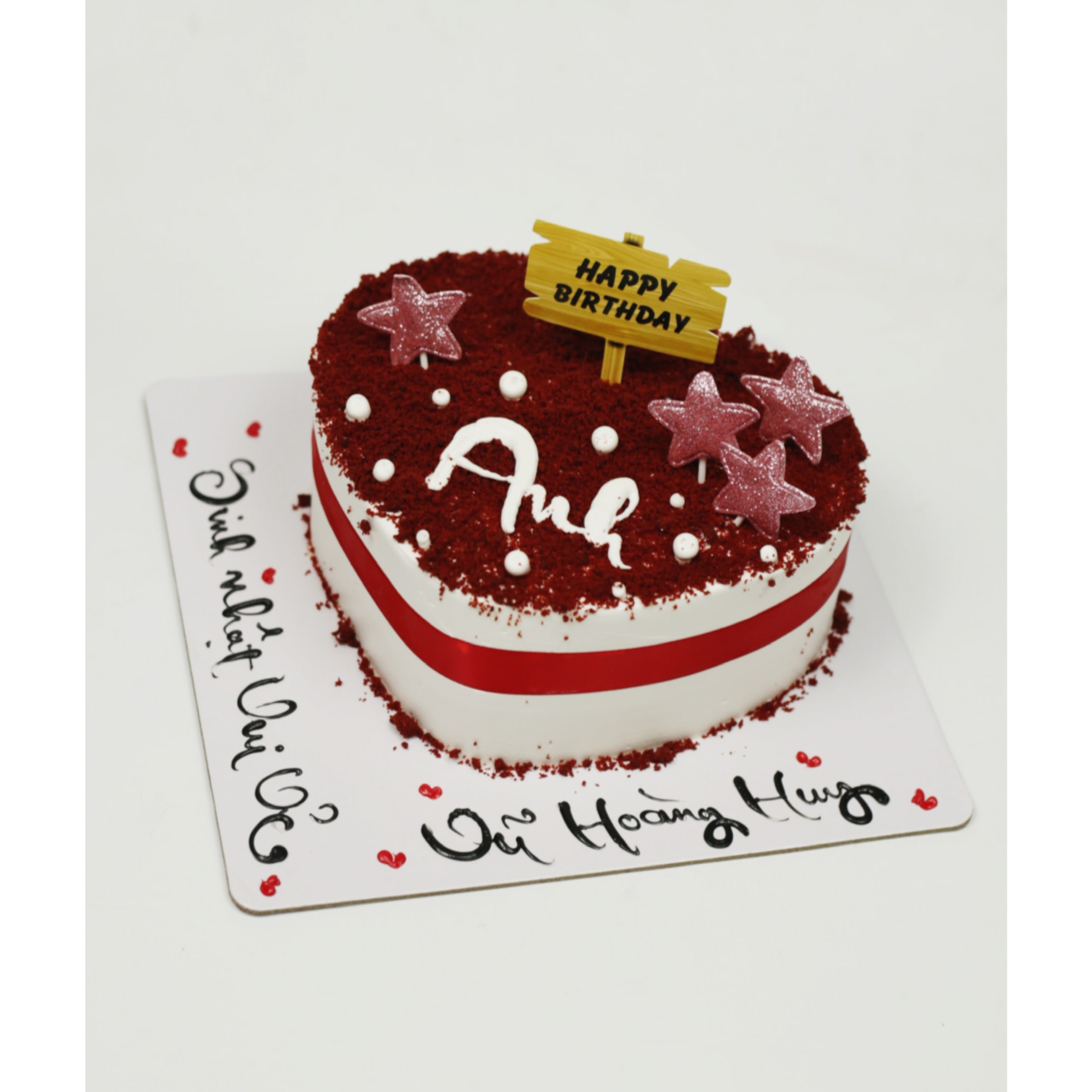 Bánh kem trái tim phủ red velvet đỏ rực