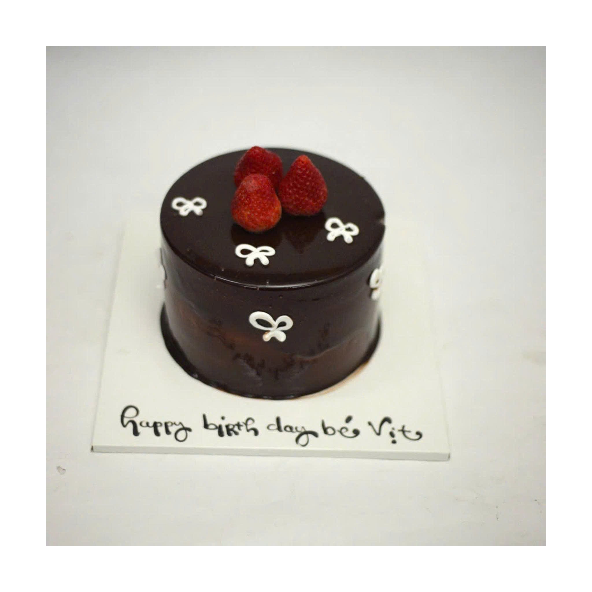 Bánh chocolate dâu tây mini