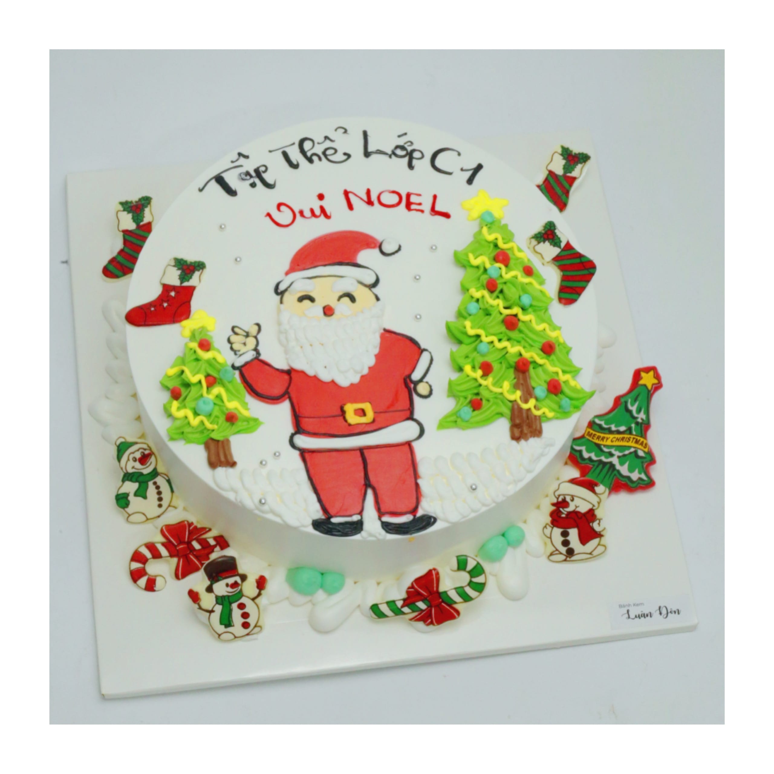 Bánh kem Noel tròn họa tiết giáng sinh ấm áp