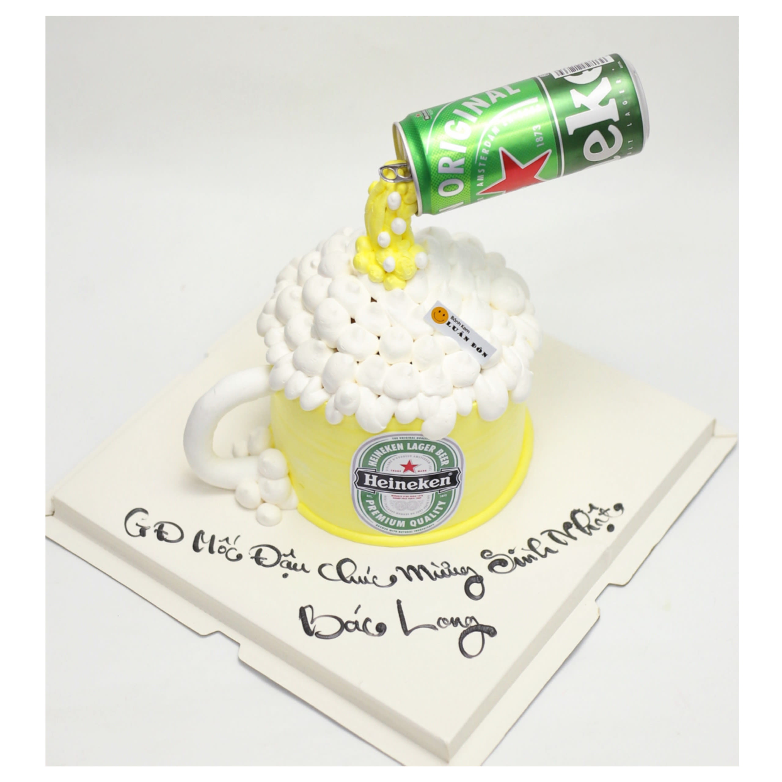Bánh kem 3D bia Heineken sáng tạo độc đáo