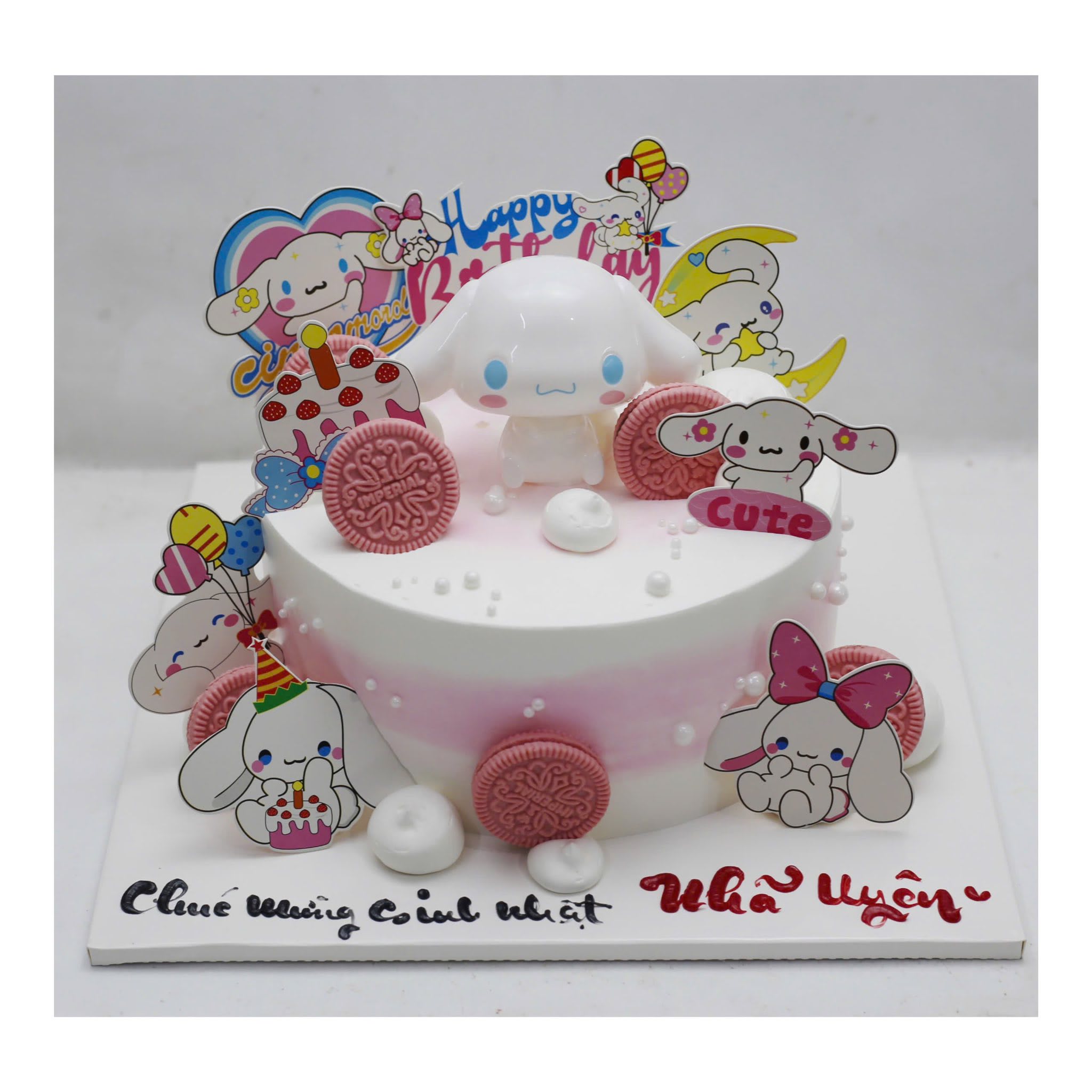 Bánh kem Cinnamoroll hồng trắng kèm bánh quy