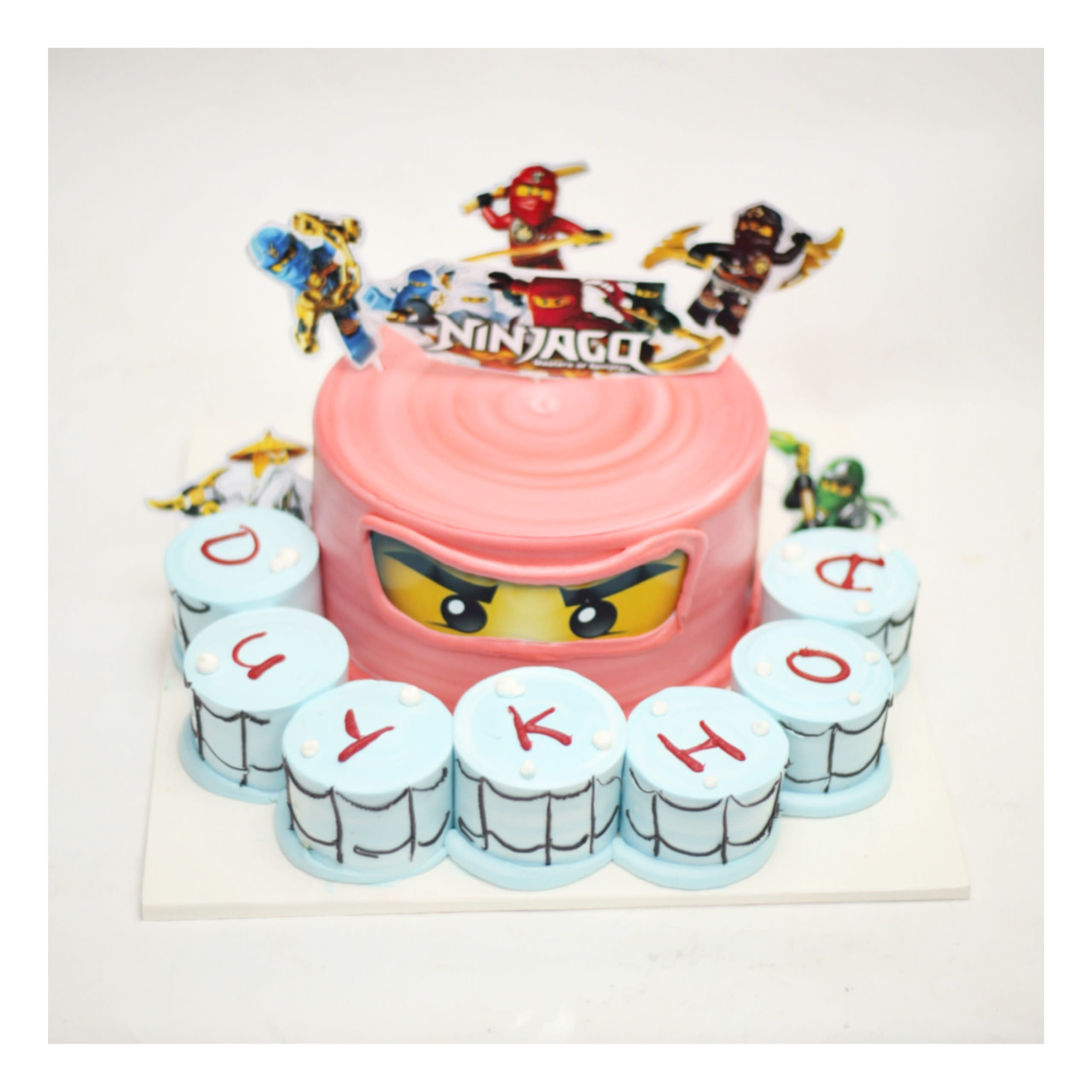 Bánh kem chủ đề Ninjago cho bé trai