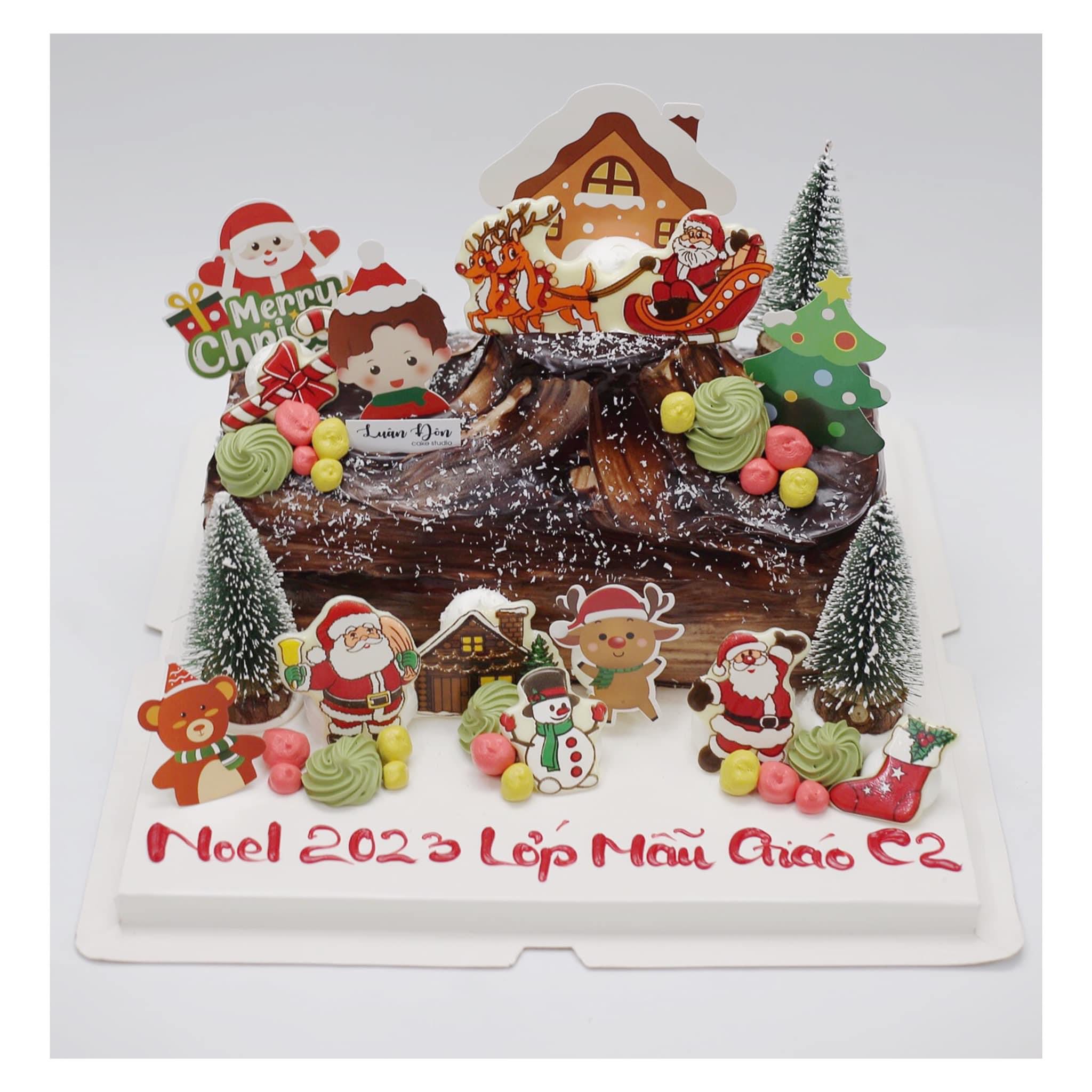 Bánh kem khúc cây trang trí Noel ấm áp