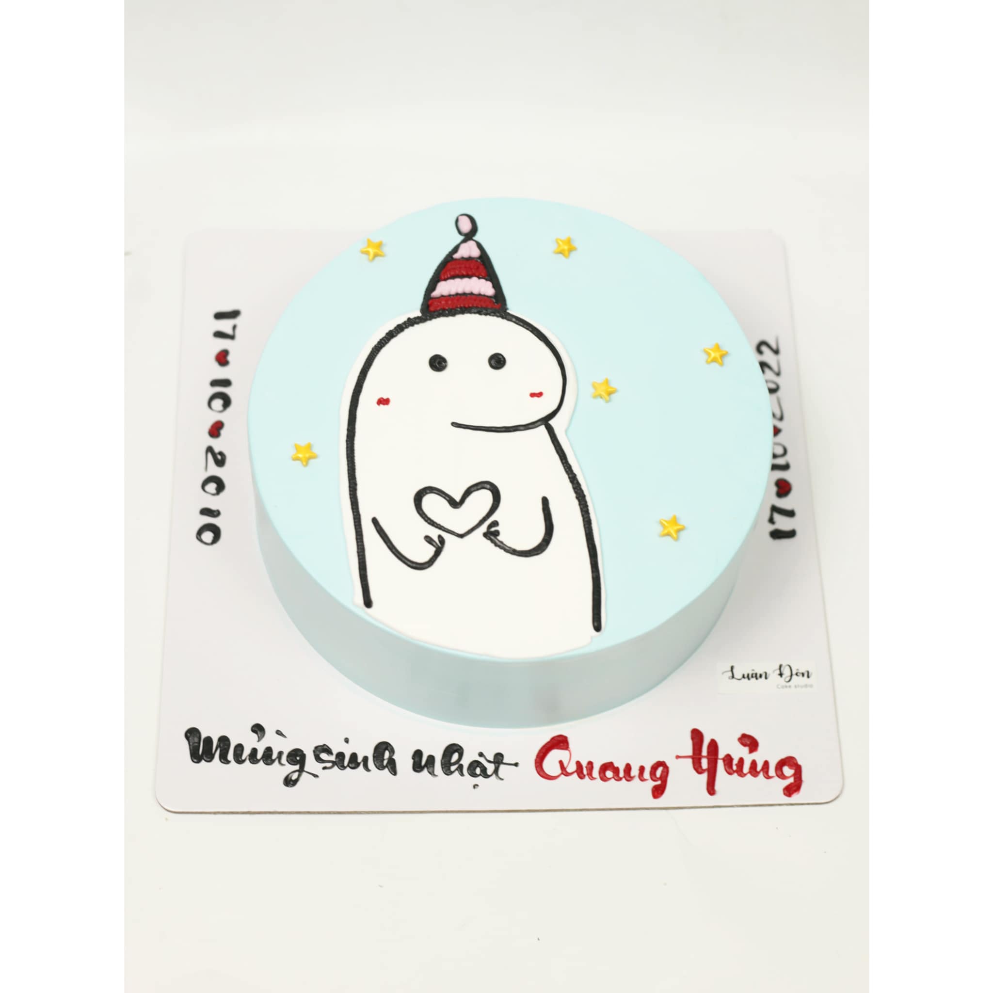 Bánh kem vẽ hình Quby đáng yêu màu xanh