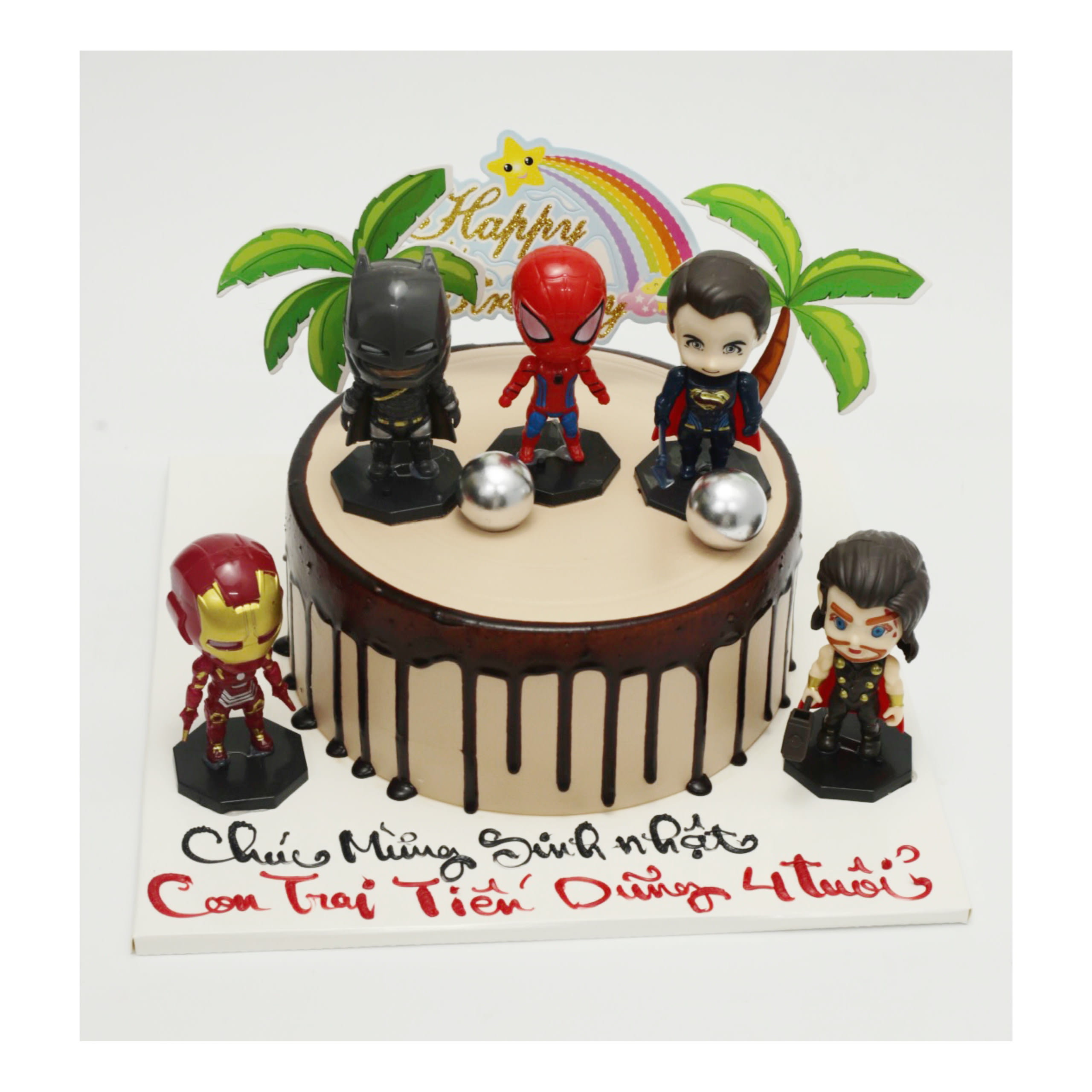 Bánh kem siêu anh hùng Avengers cho bé trai