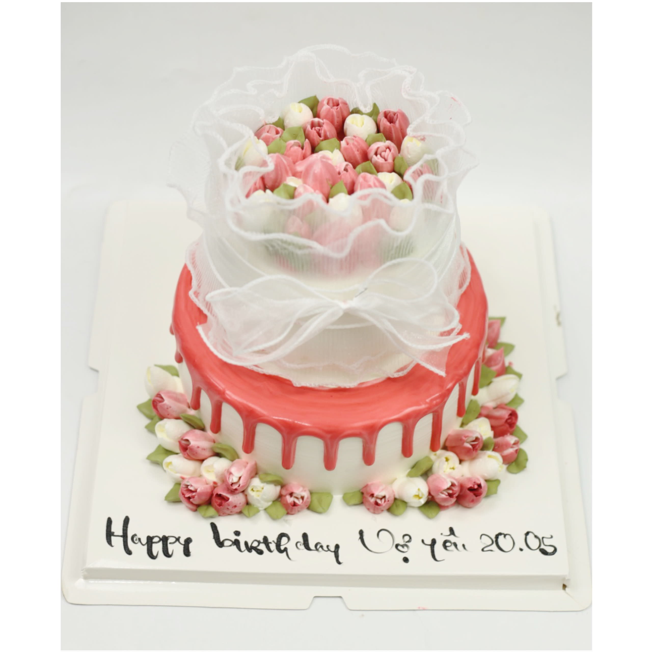 Bánh kem hai tầng kết hoa tulip sang trọng