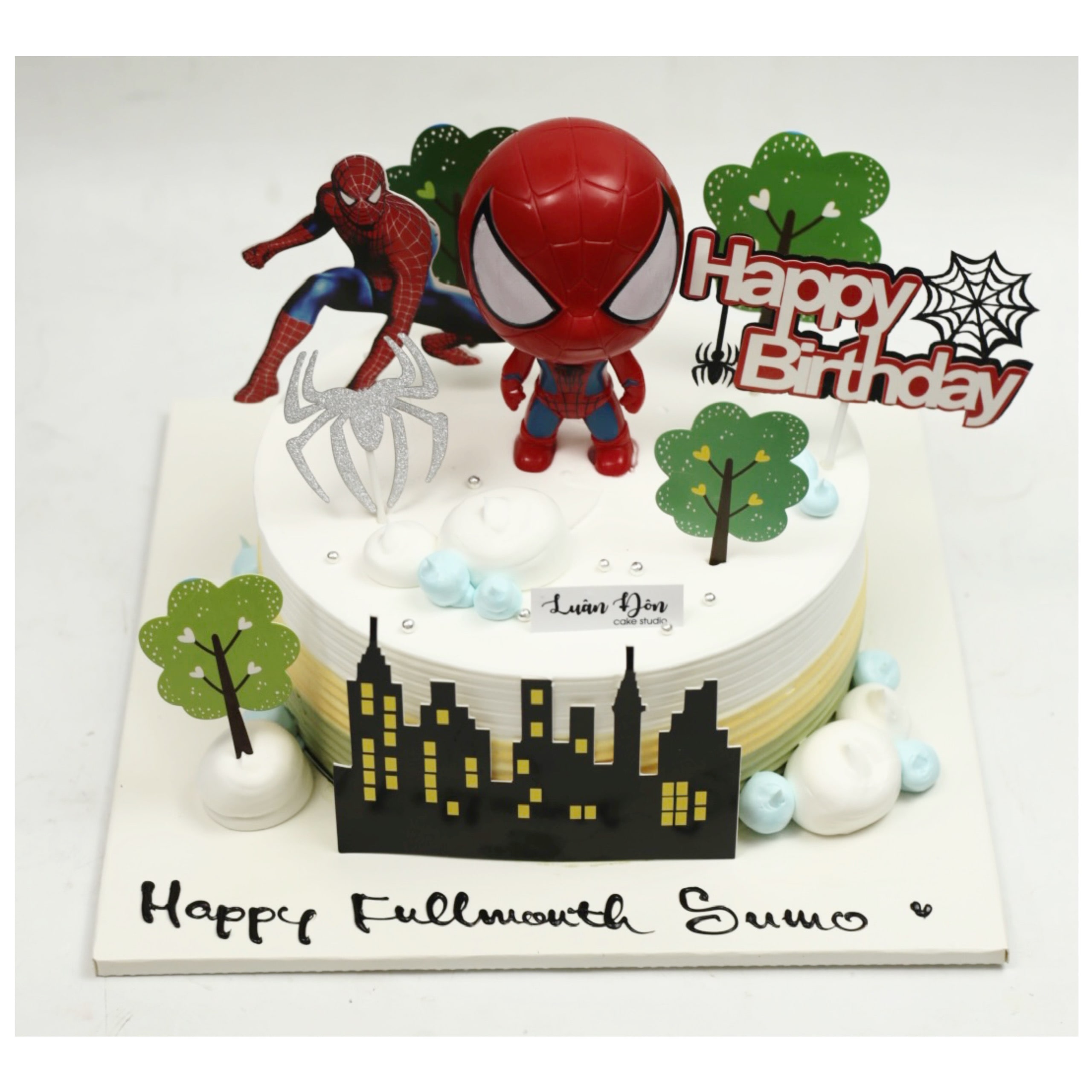 Bánh kem Spider-Man cho bé trai