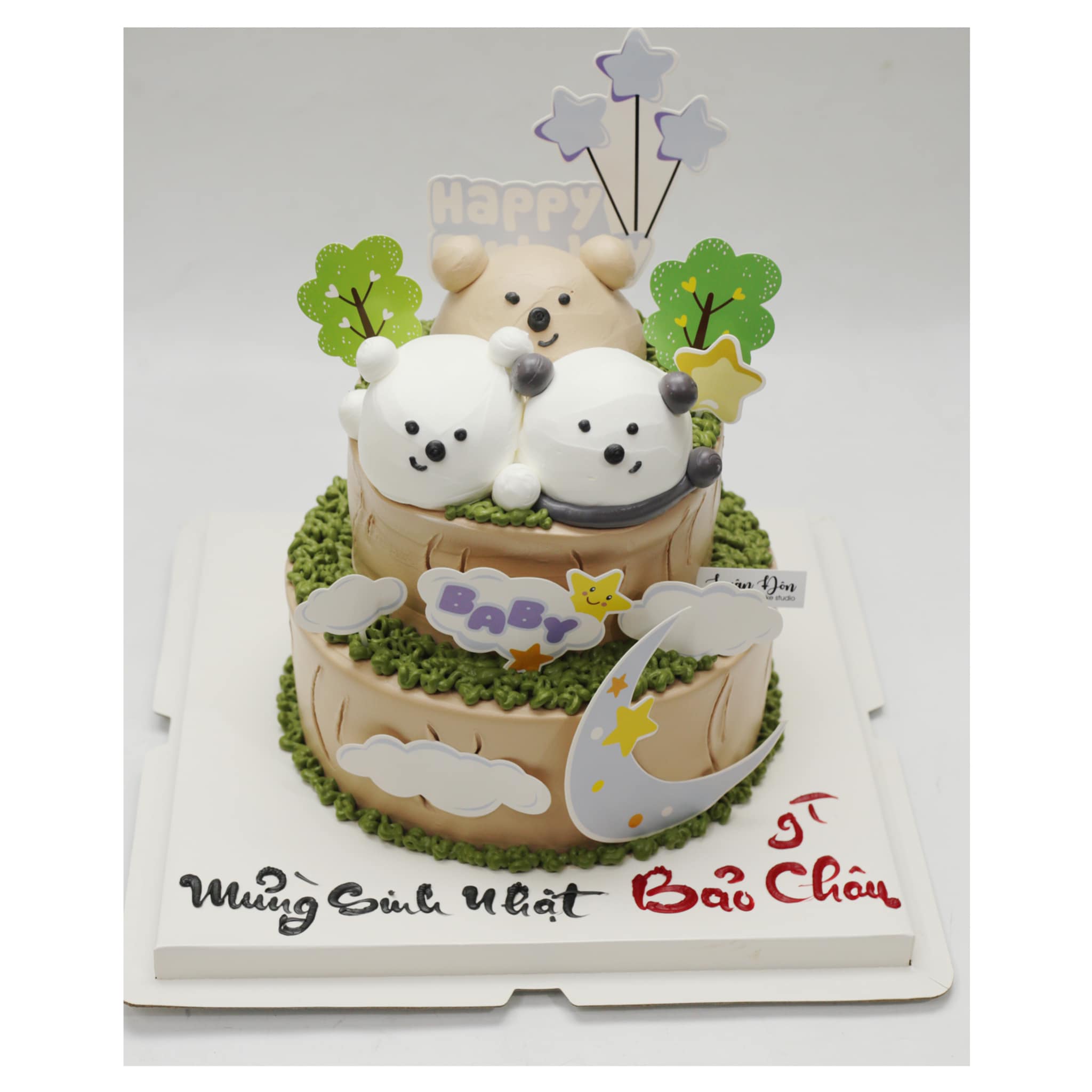 Bánh hai tầng tạo hình gấu và thỏ trắng