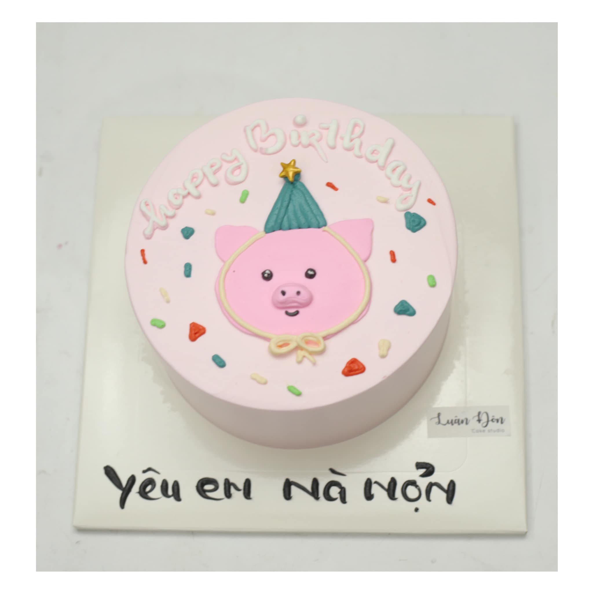 Bánh kem hình chú lợn hồng cute
