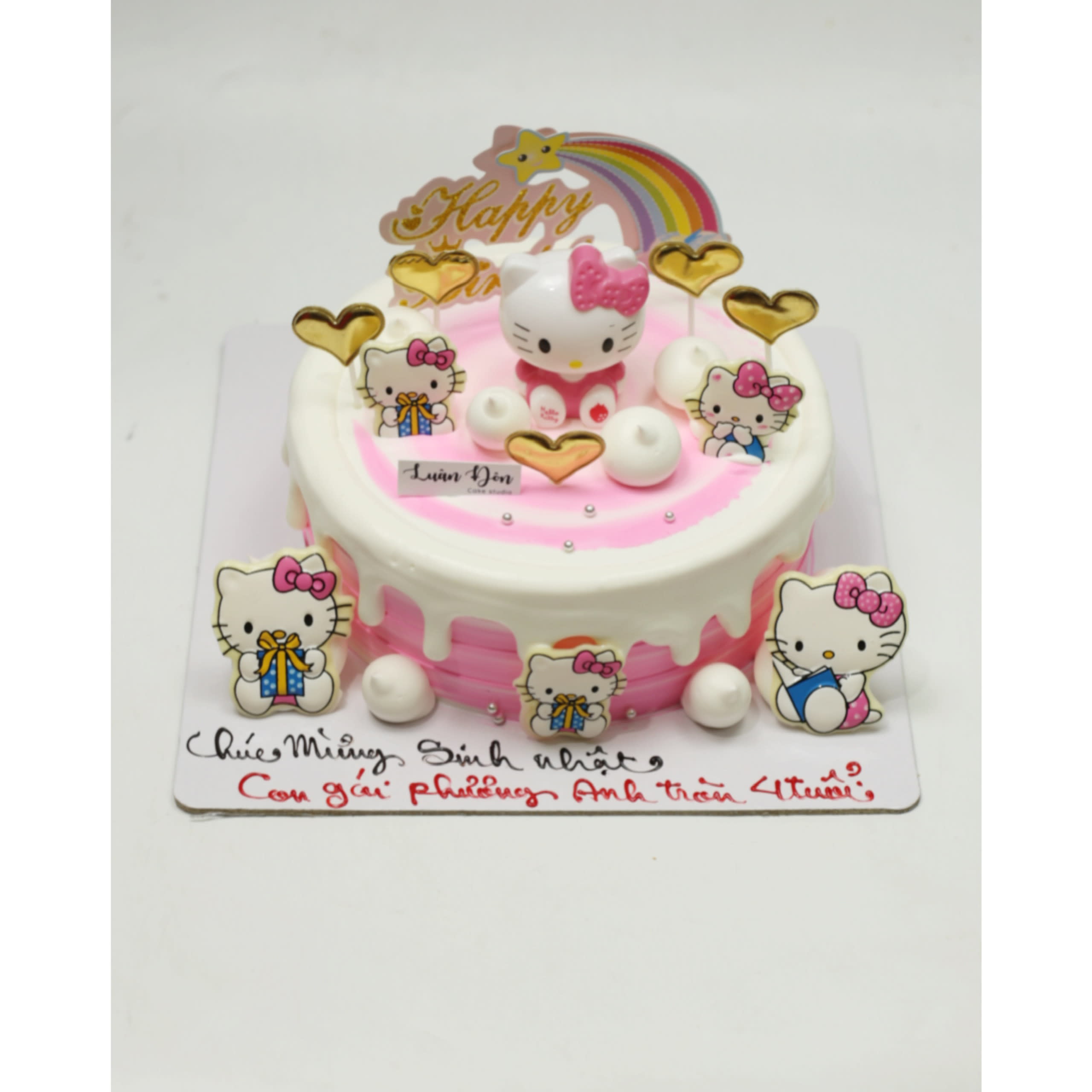 Bánh kem Hello Kitty màu hồng dễ thương cho bé