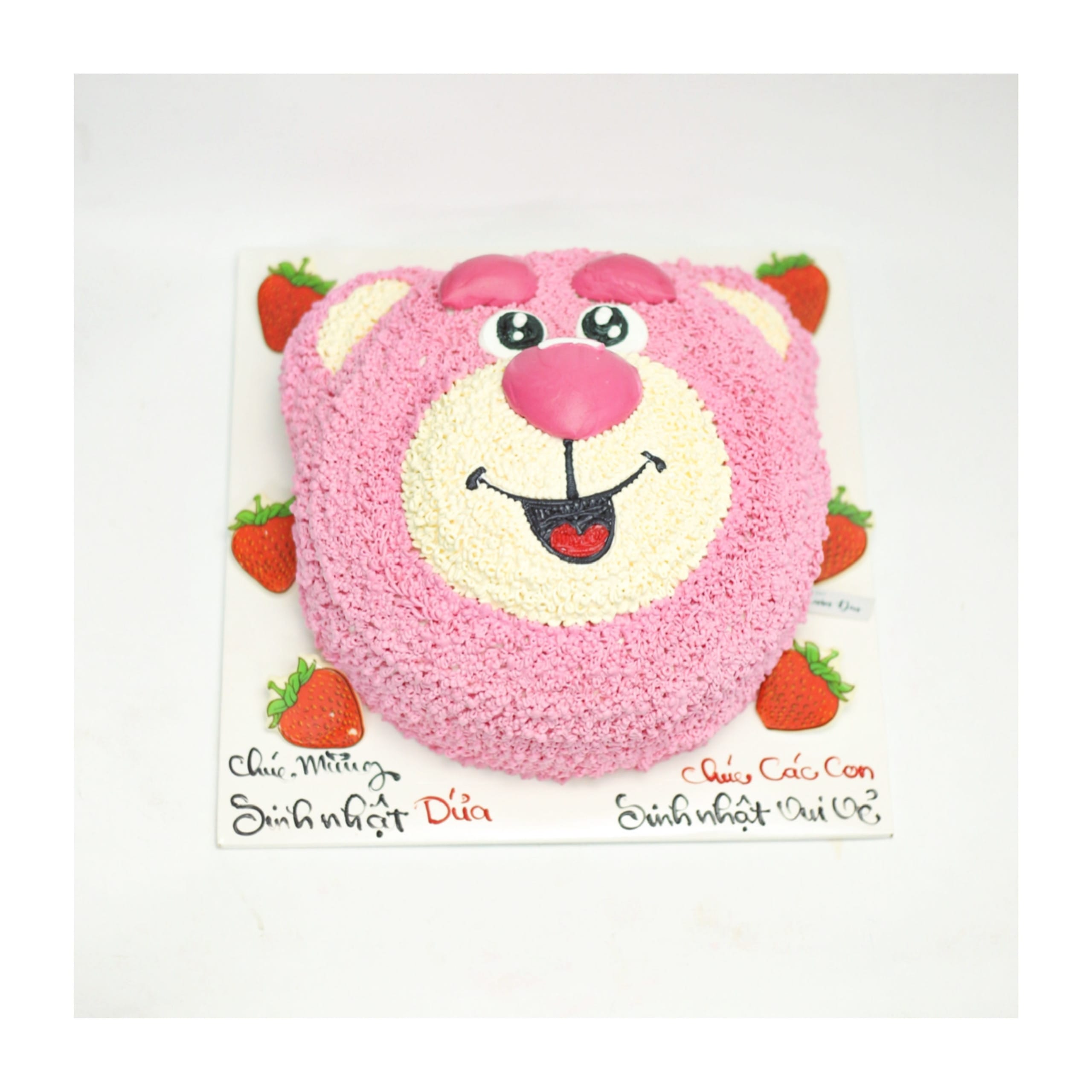 Bánh kem hình mặt gấu dâu Lotso đáng yêu