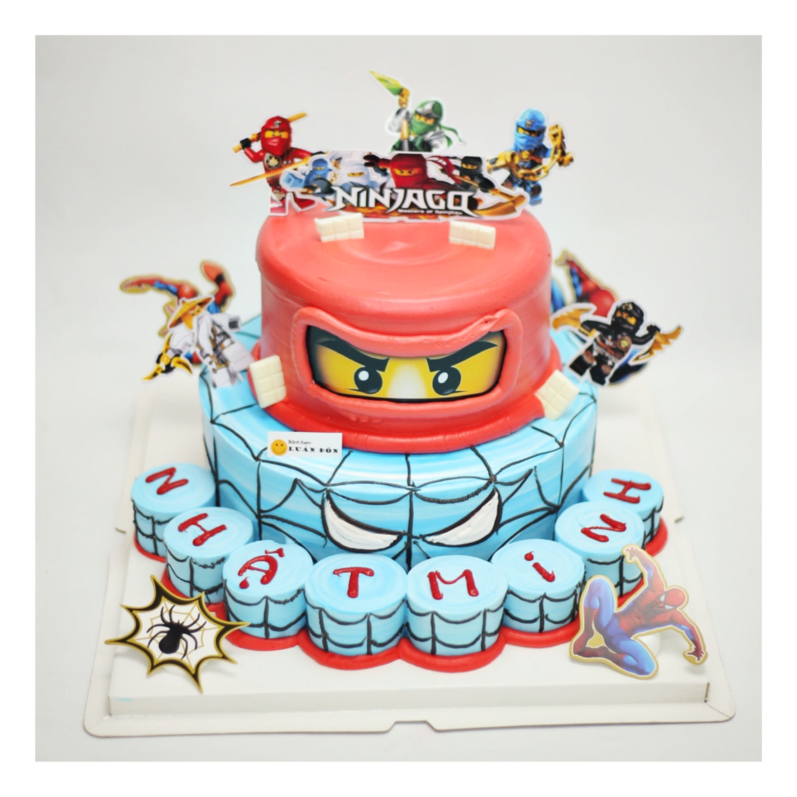 Bánh kem hai tầng chủ đề Ninjago bé trai