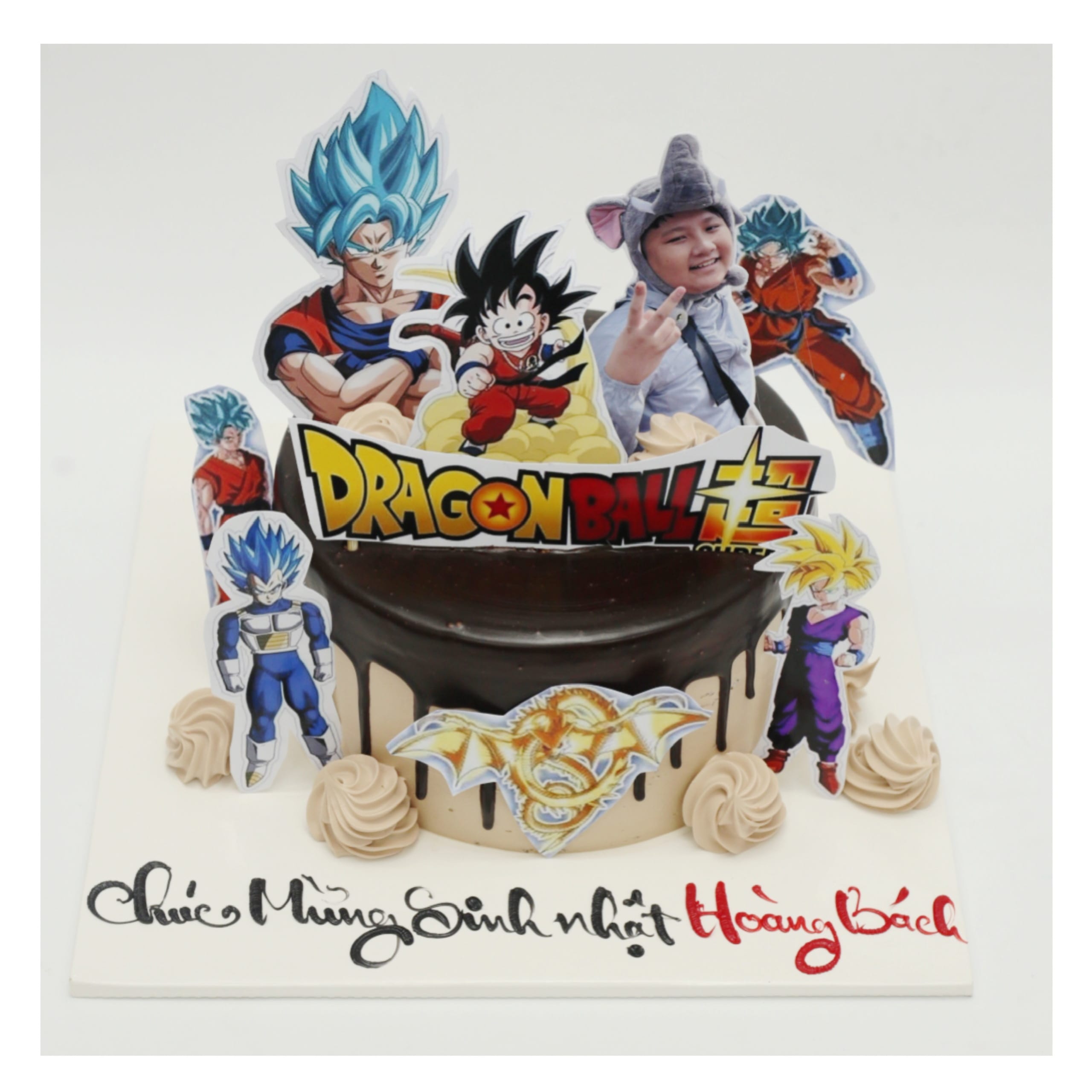 Bánh kem socola chủ đề Dragon Ball Super