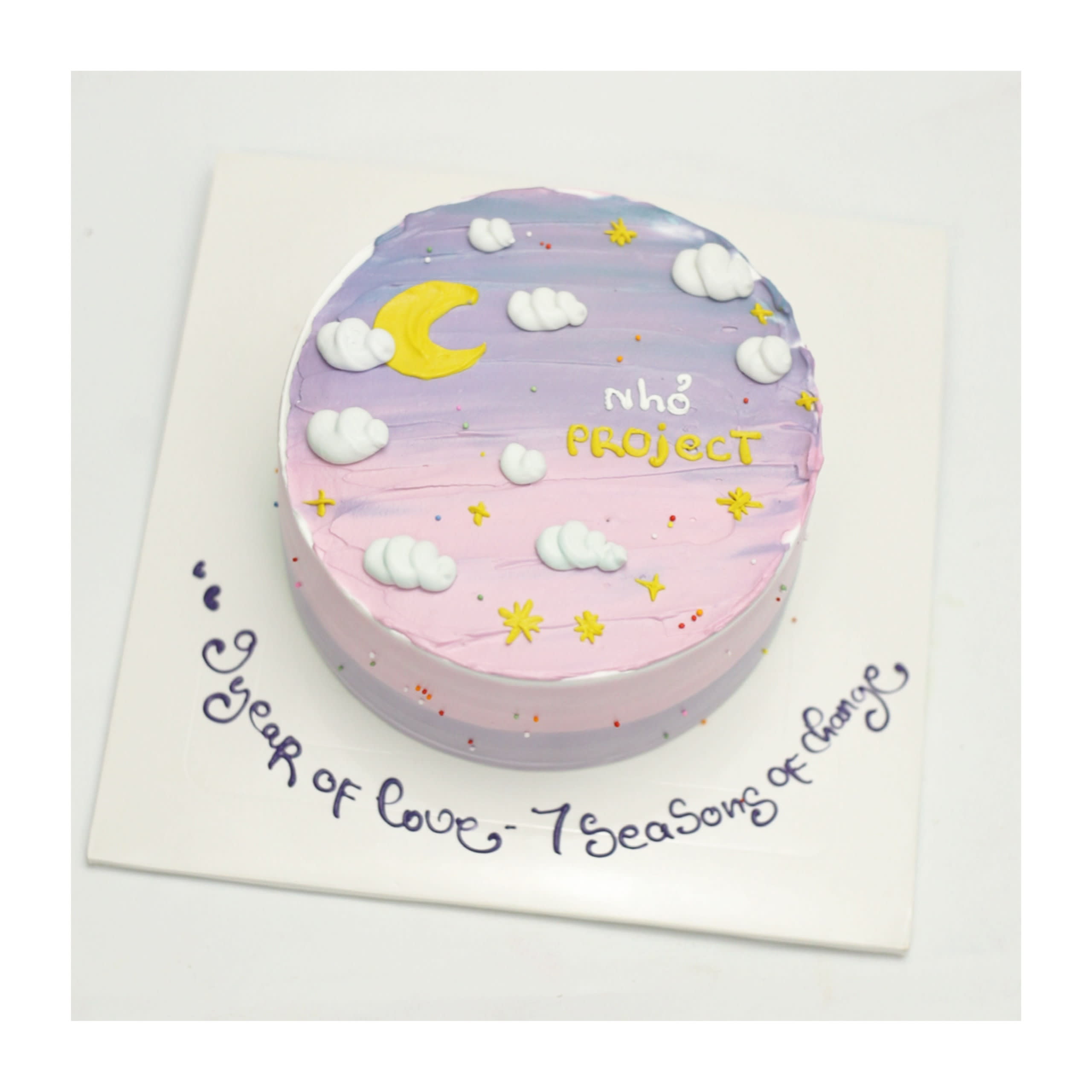 Bánh kem pastel bầu trời đêm thơ mộng