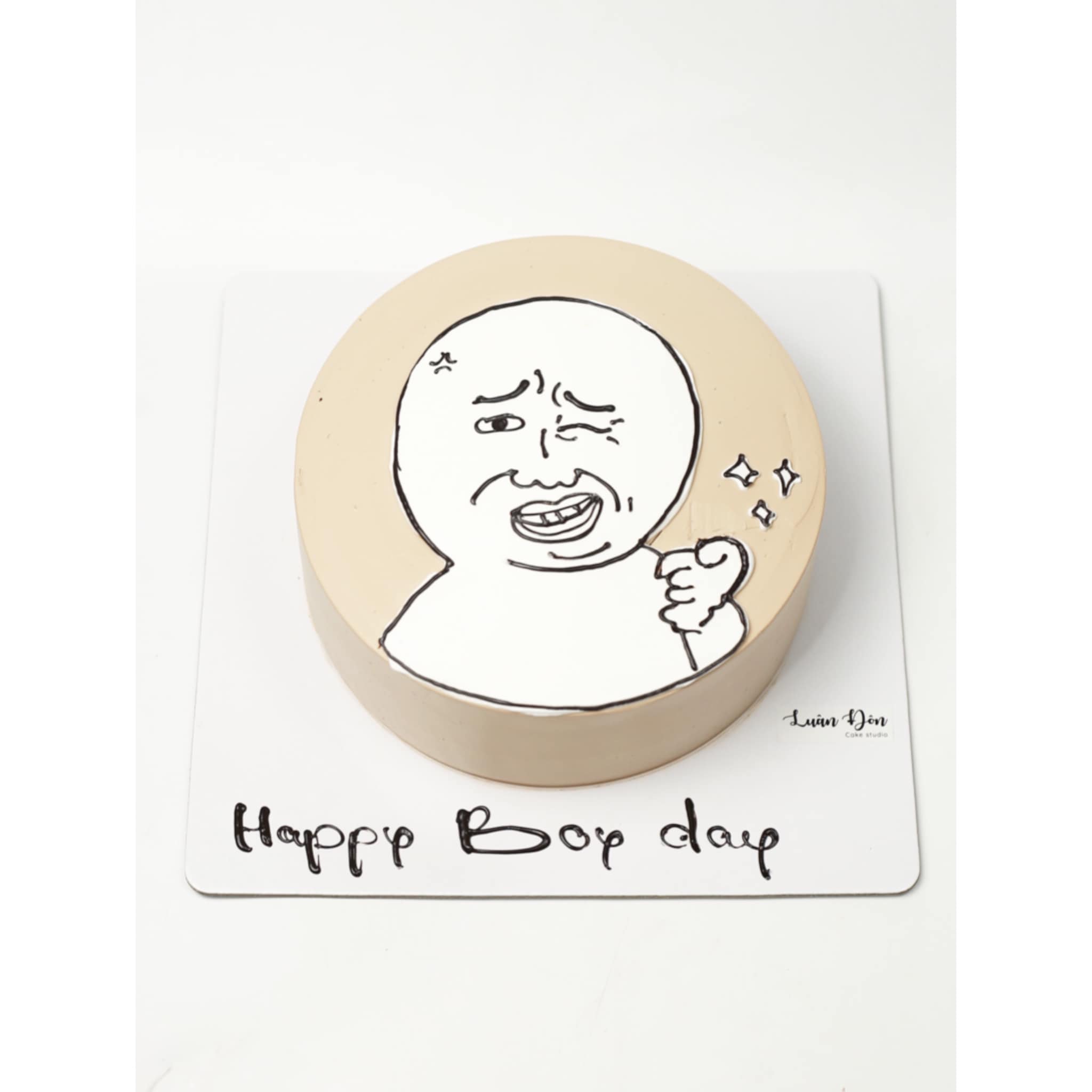Bánh vẽ hình mặt cười lầy lội Moon