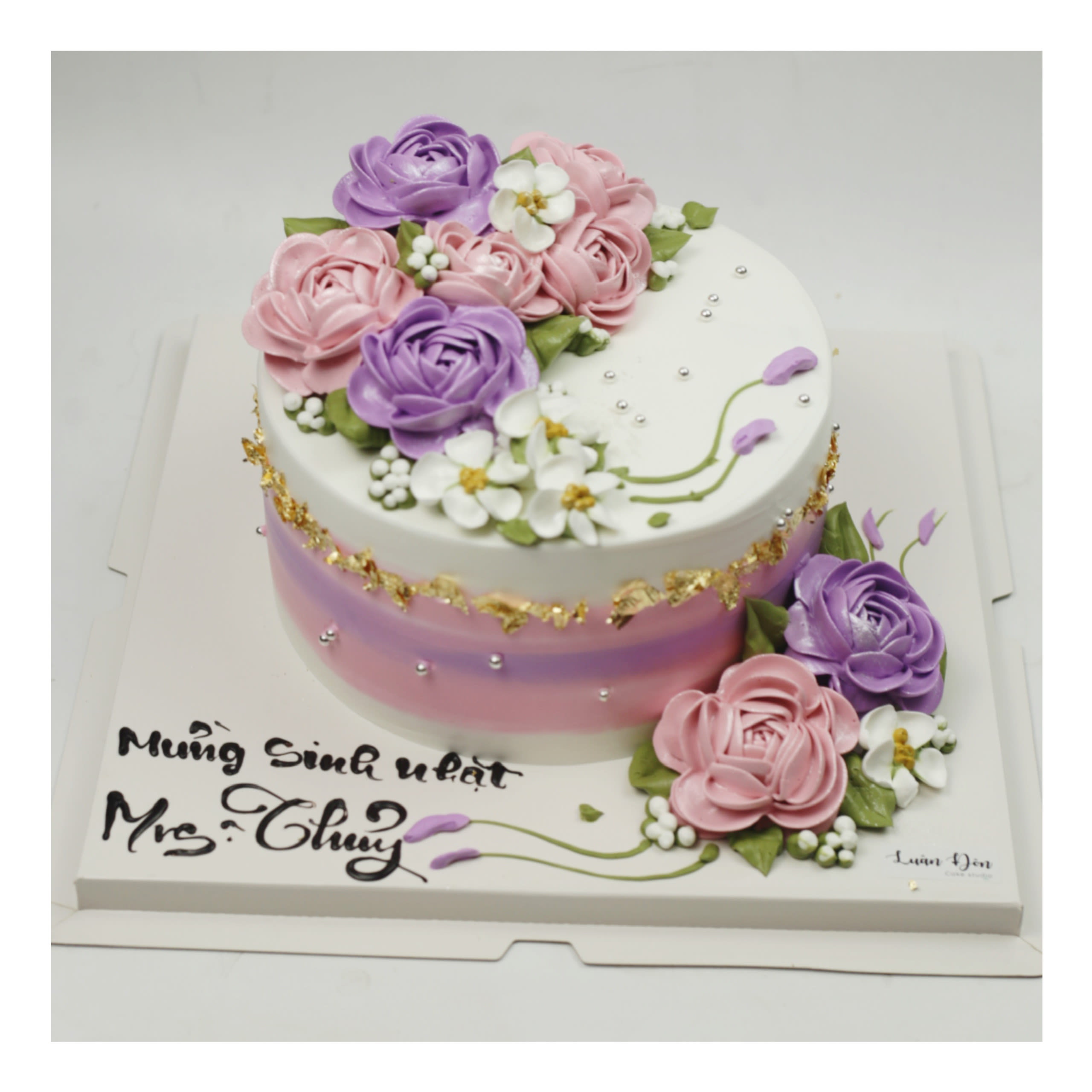 Bánh kem hoa hồng mix màu tím pastel