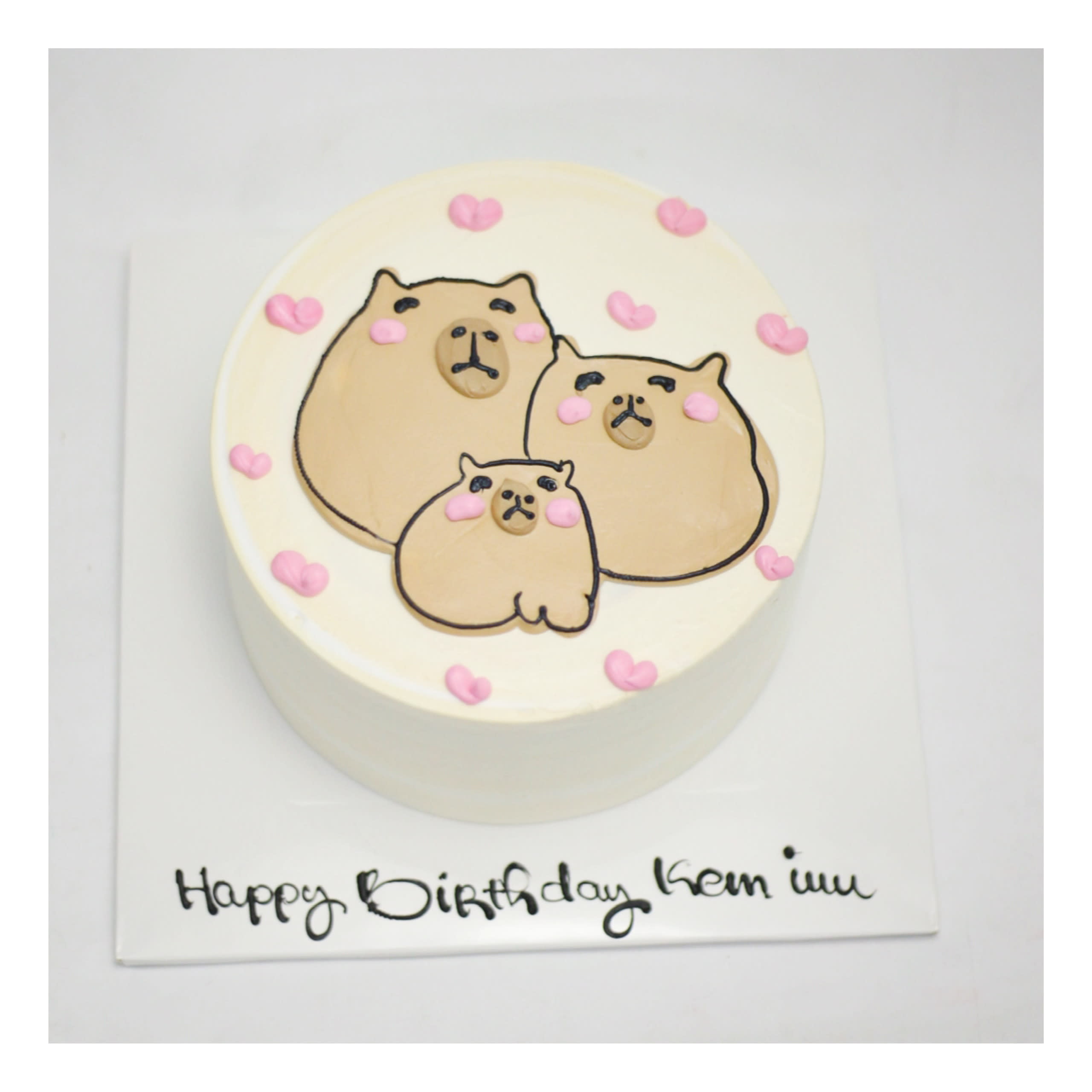 Bánh kem gia đình Capybara hài hước đáng yêu