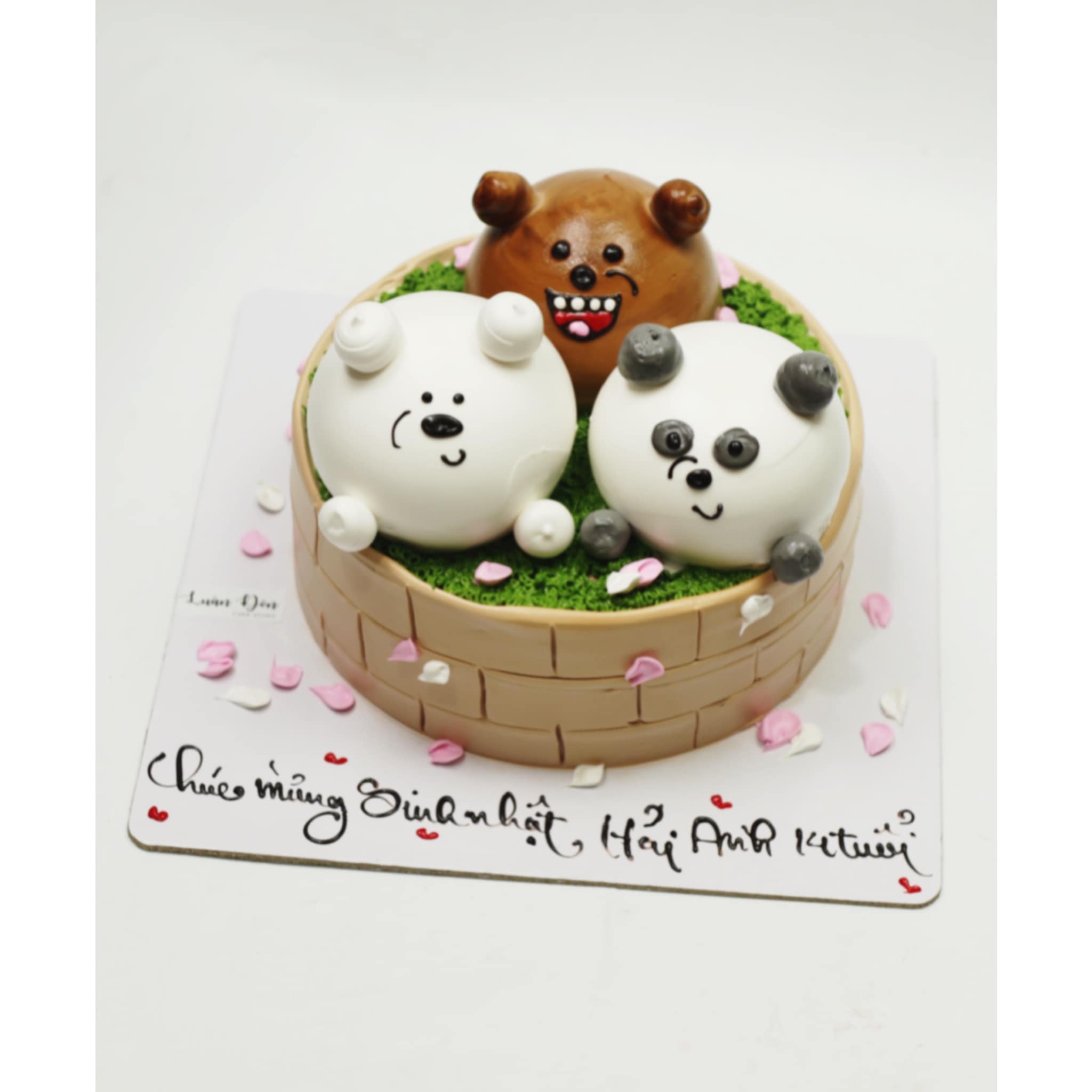 Bánh kem gia đình gấu trong giỏ tre