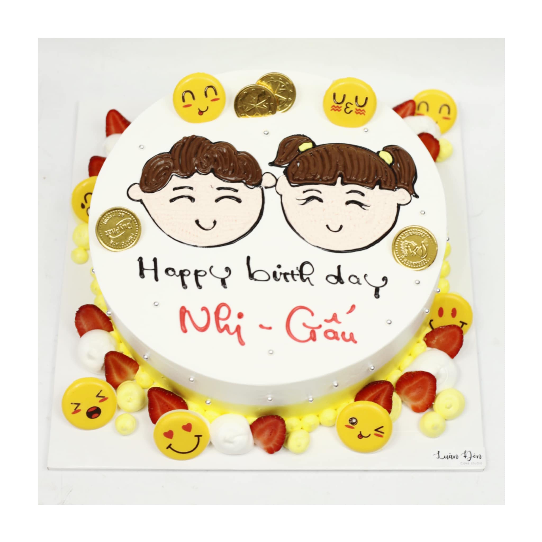 Bánh vẽ chibi bé trai bé gái và emoji