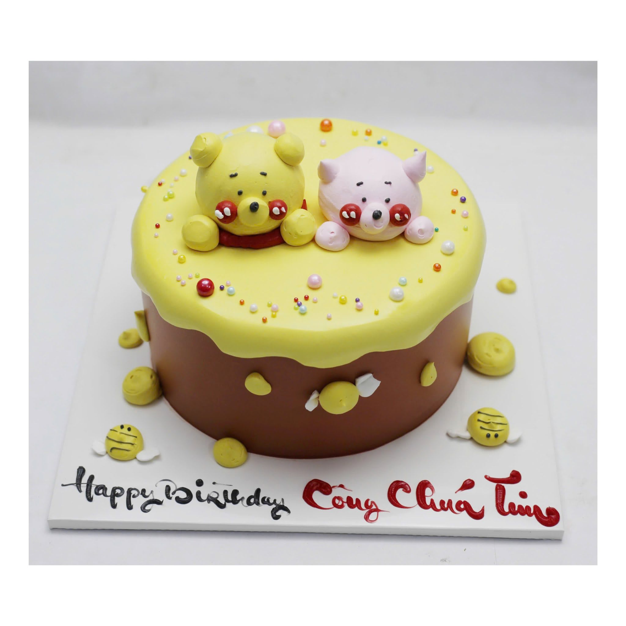 Bánh kem gấu Pooh và Piglet vàng