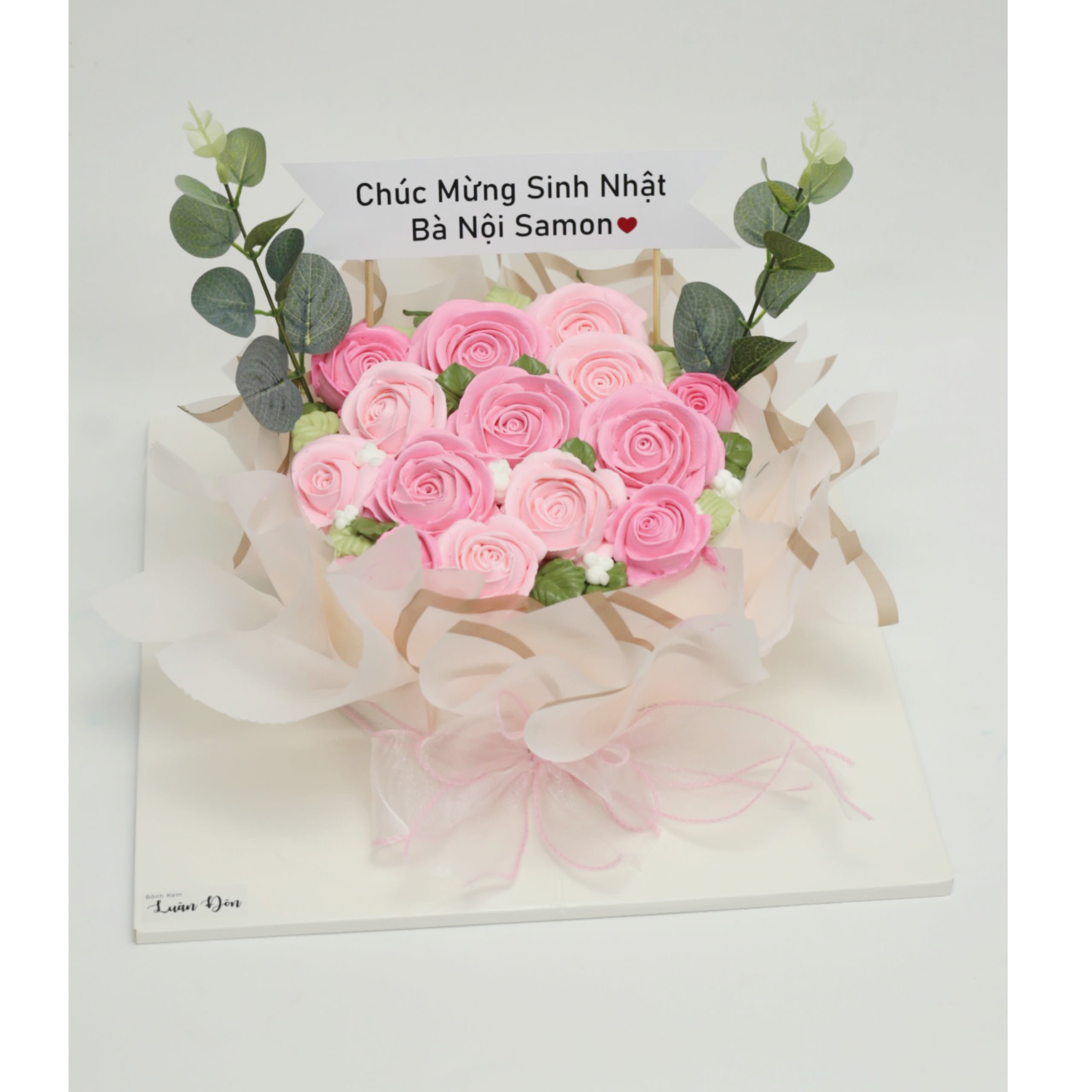 Bánh kem bó hoa hồng tặng bà