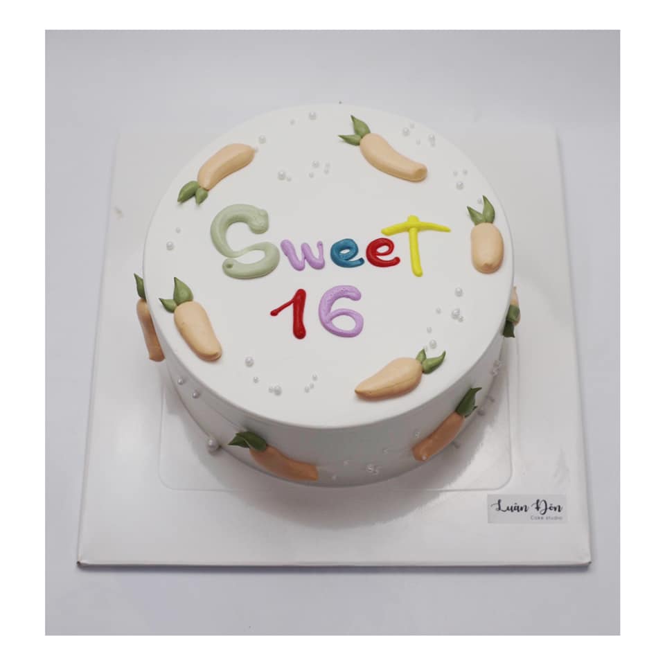 Bánh kem Sweet 16 trang trí cà rốt