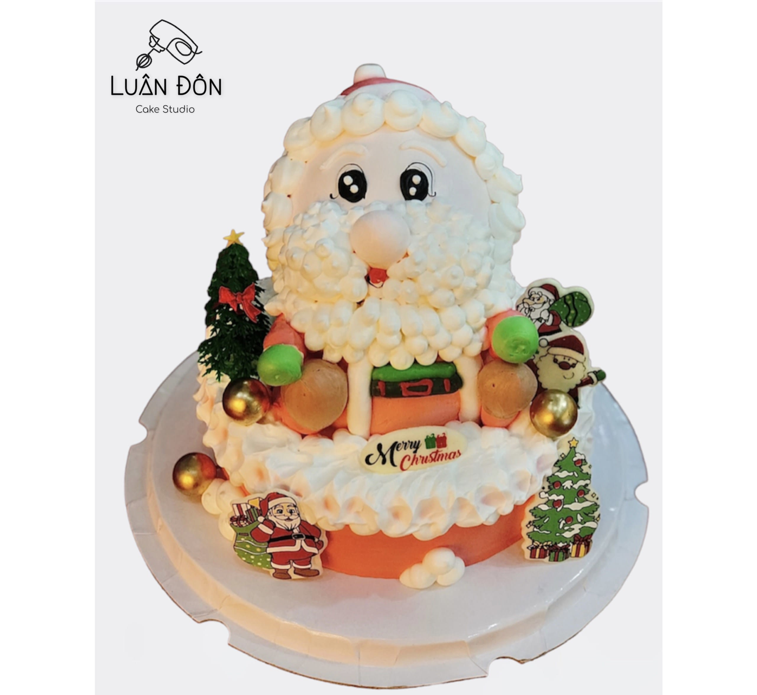 Bánh kem ông già Noel râu trắng nổi bật