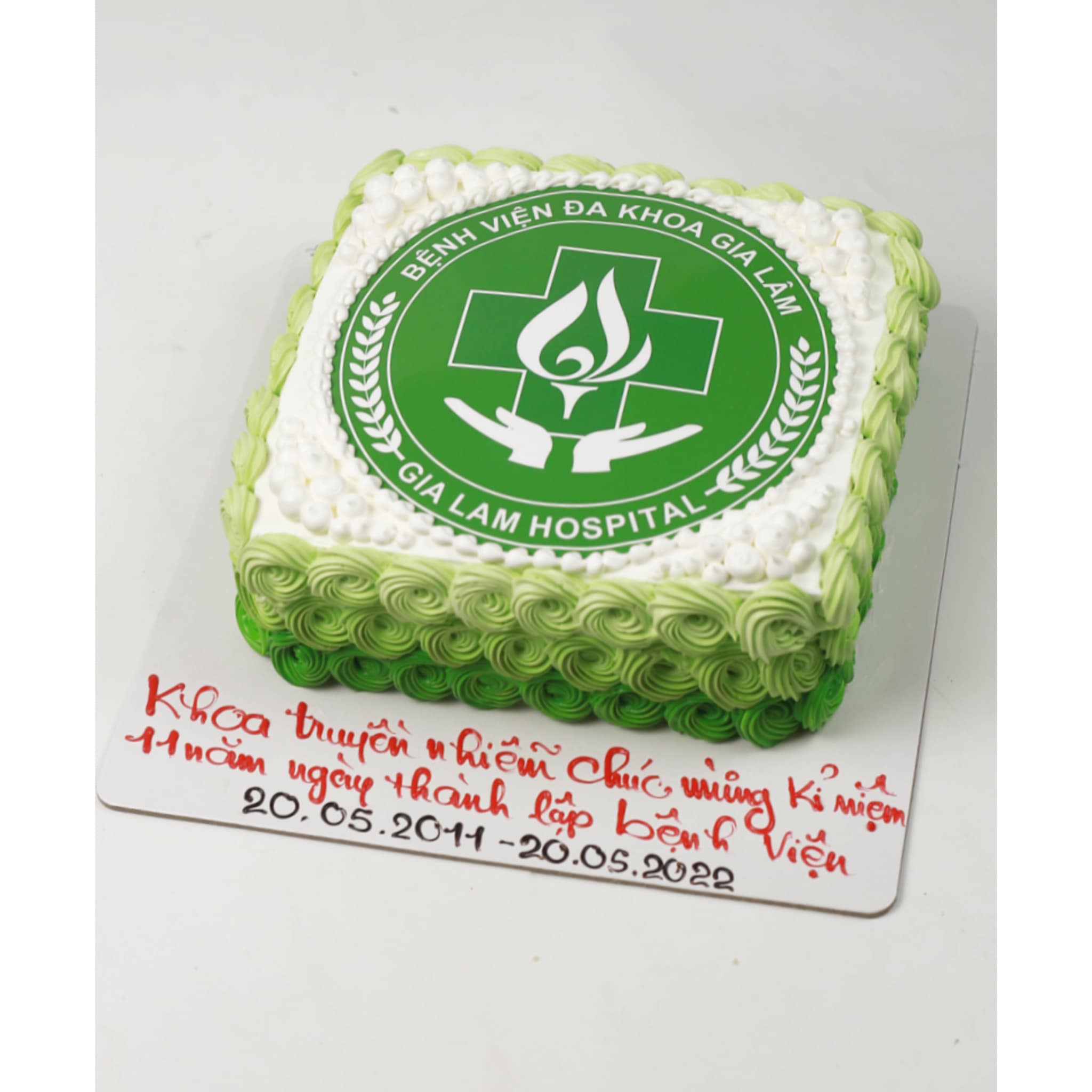 Bánh kem kỷ niệm Bệnh viện Đa khoa Gia Lâm