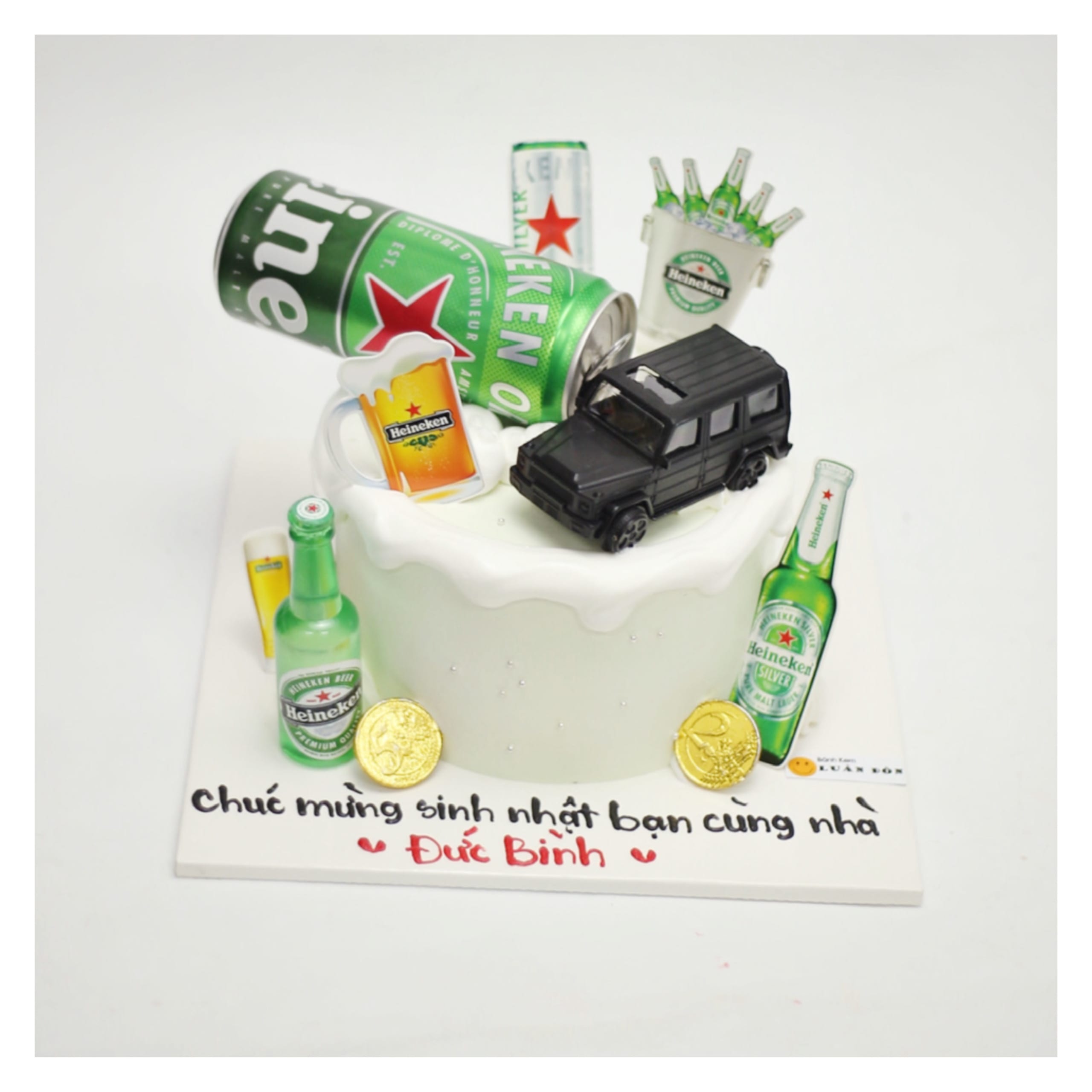 Bánh kem chủ đề bia Heineken cho nam giới