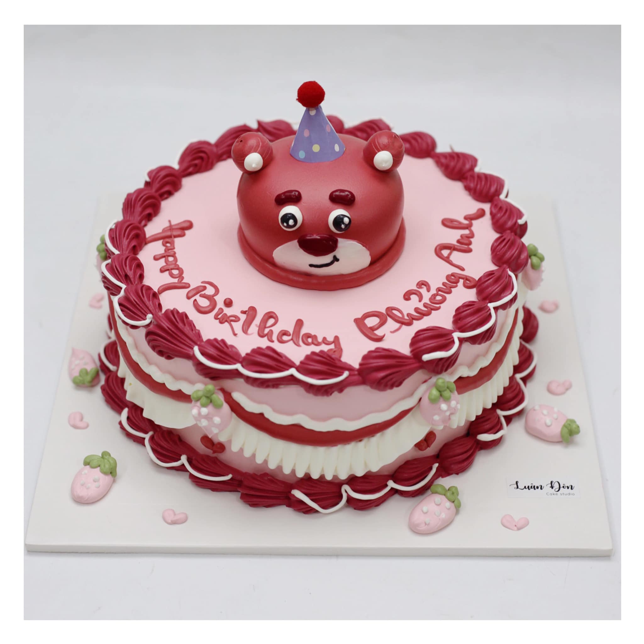 Bánh kem gấu dâu Lotso màu hồng