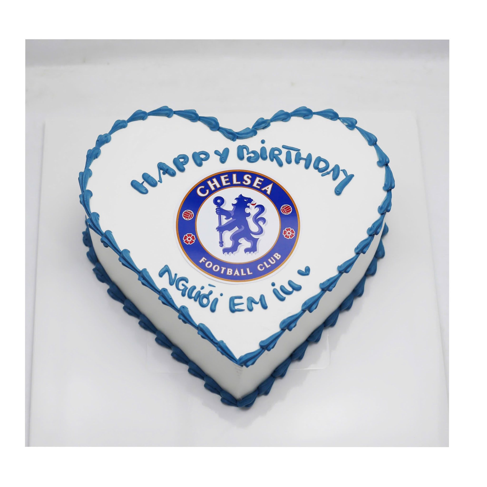Bánh kem trái tim logo Chelsea xanh