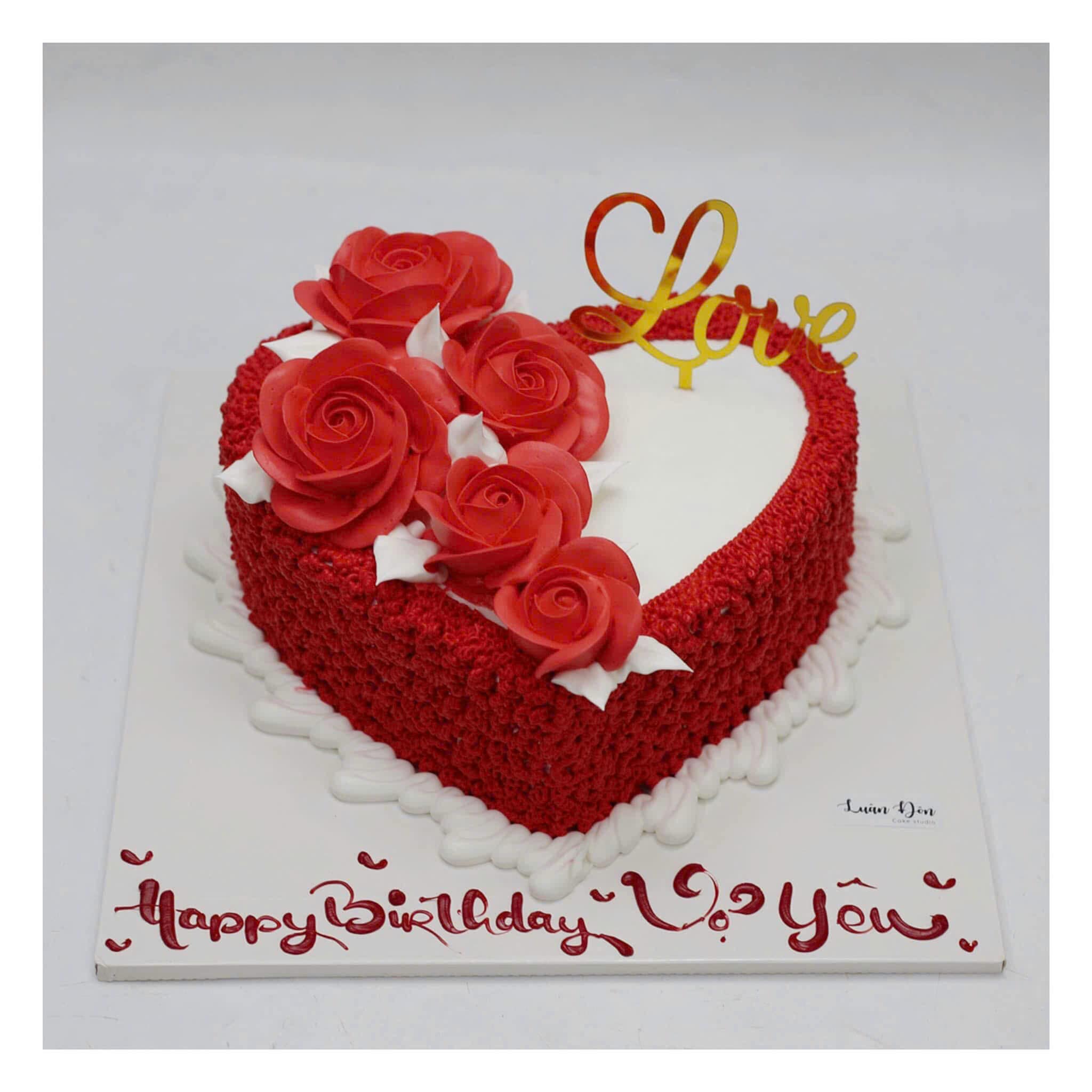 Bánh kem trái tim đỏ tặng vợ yêu