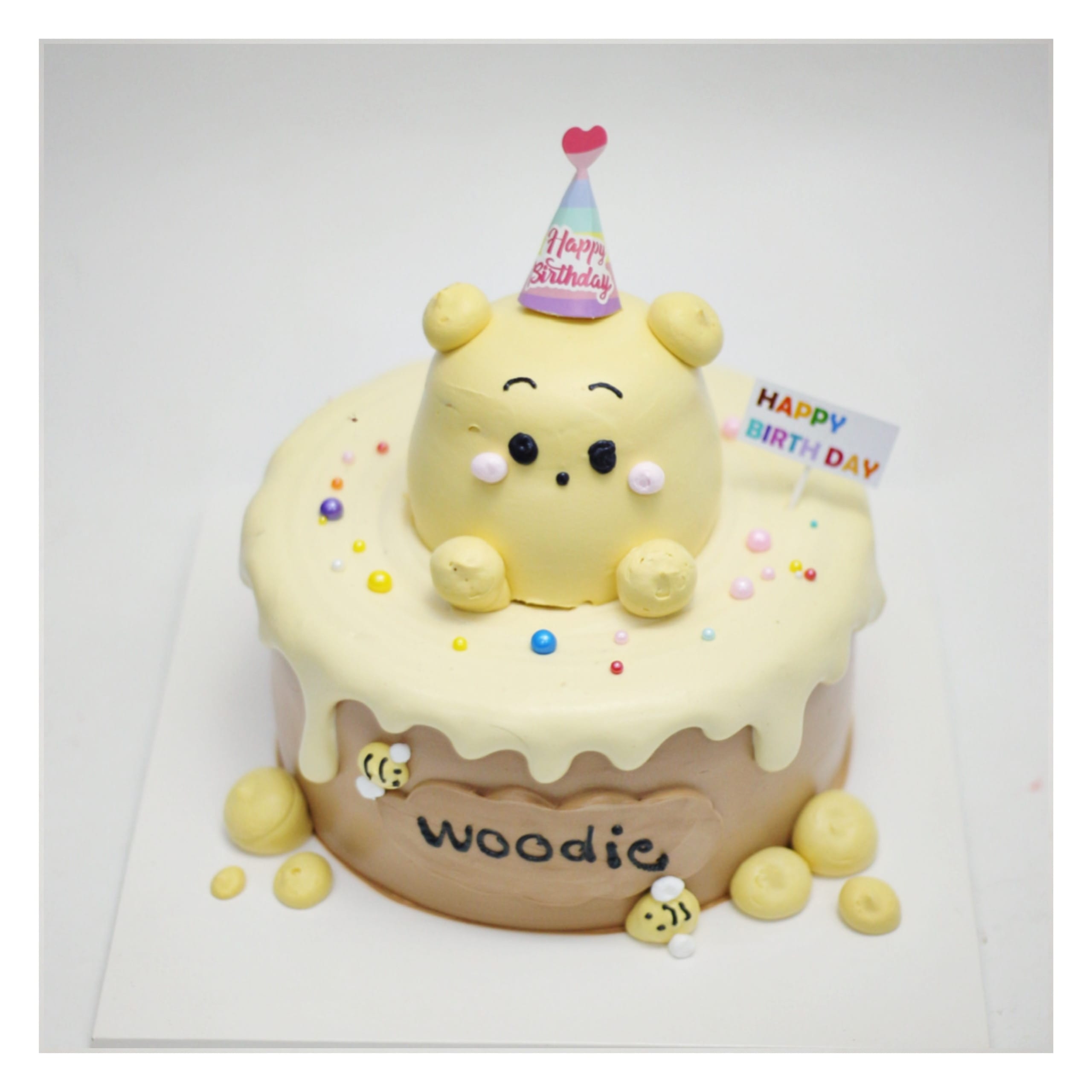Bánh kem gấu vàng Woodie dễ thương
