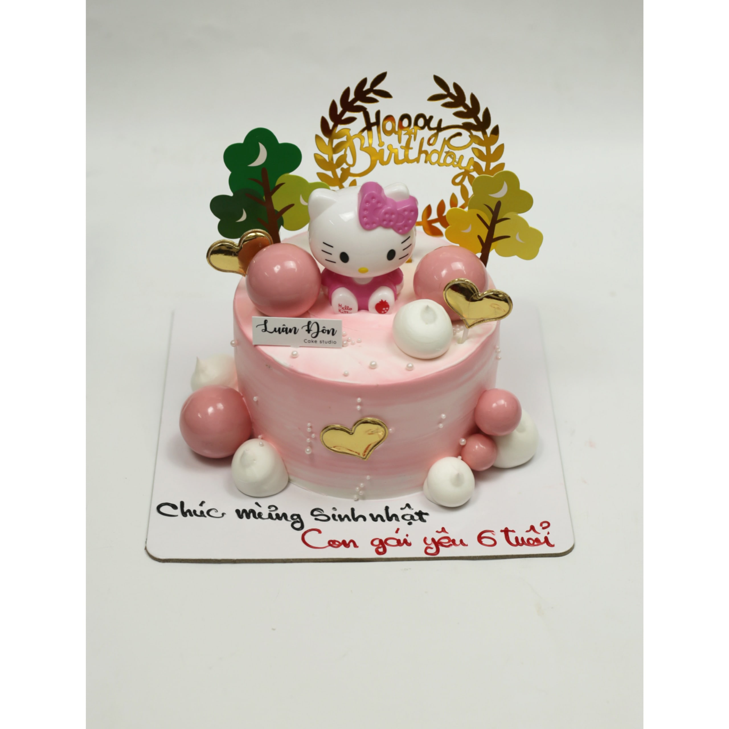 Bánh kem Hello Kitty màu hồng dịu dàng
